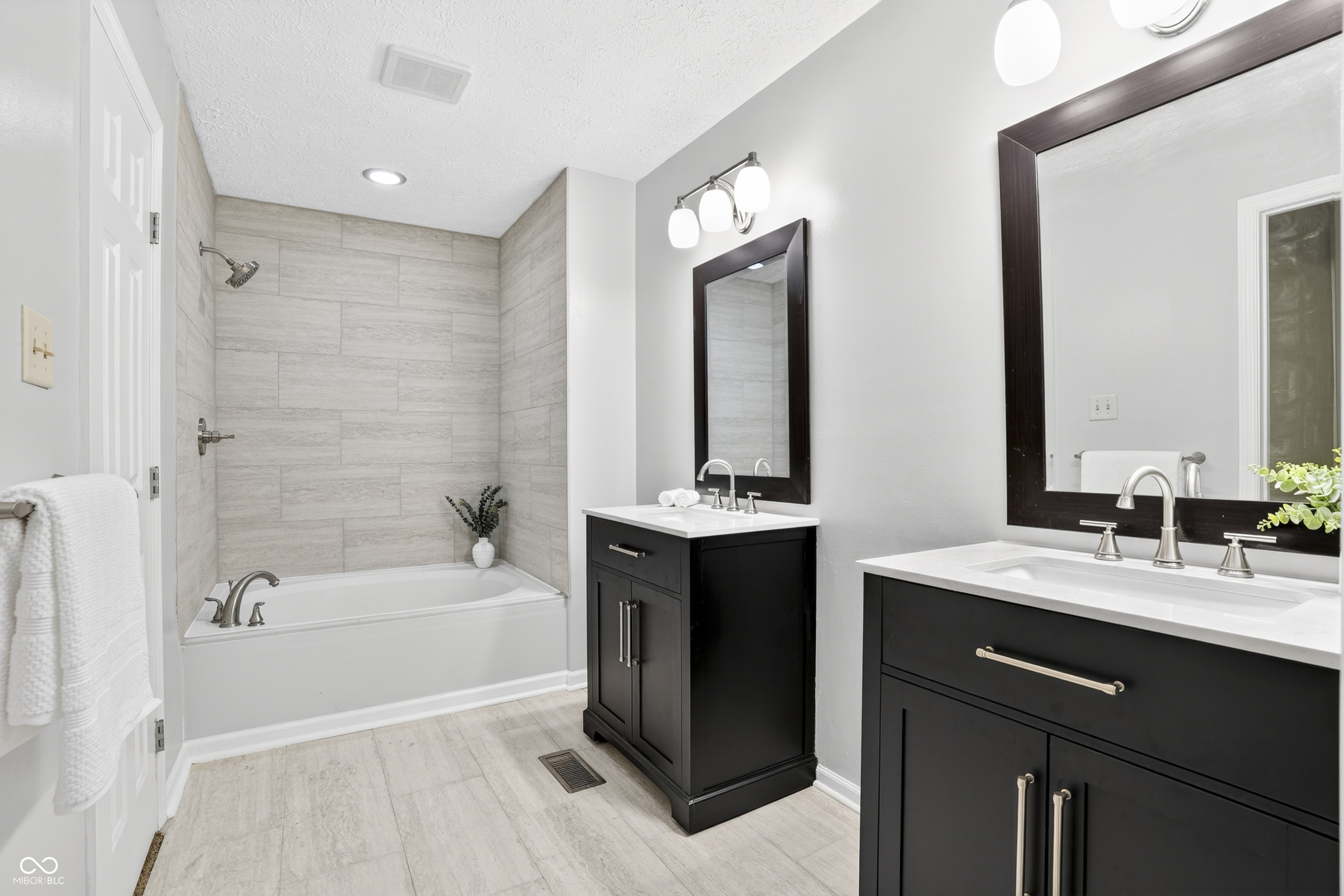 11133 Sunnybay Lane