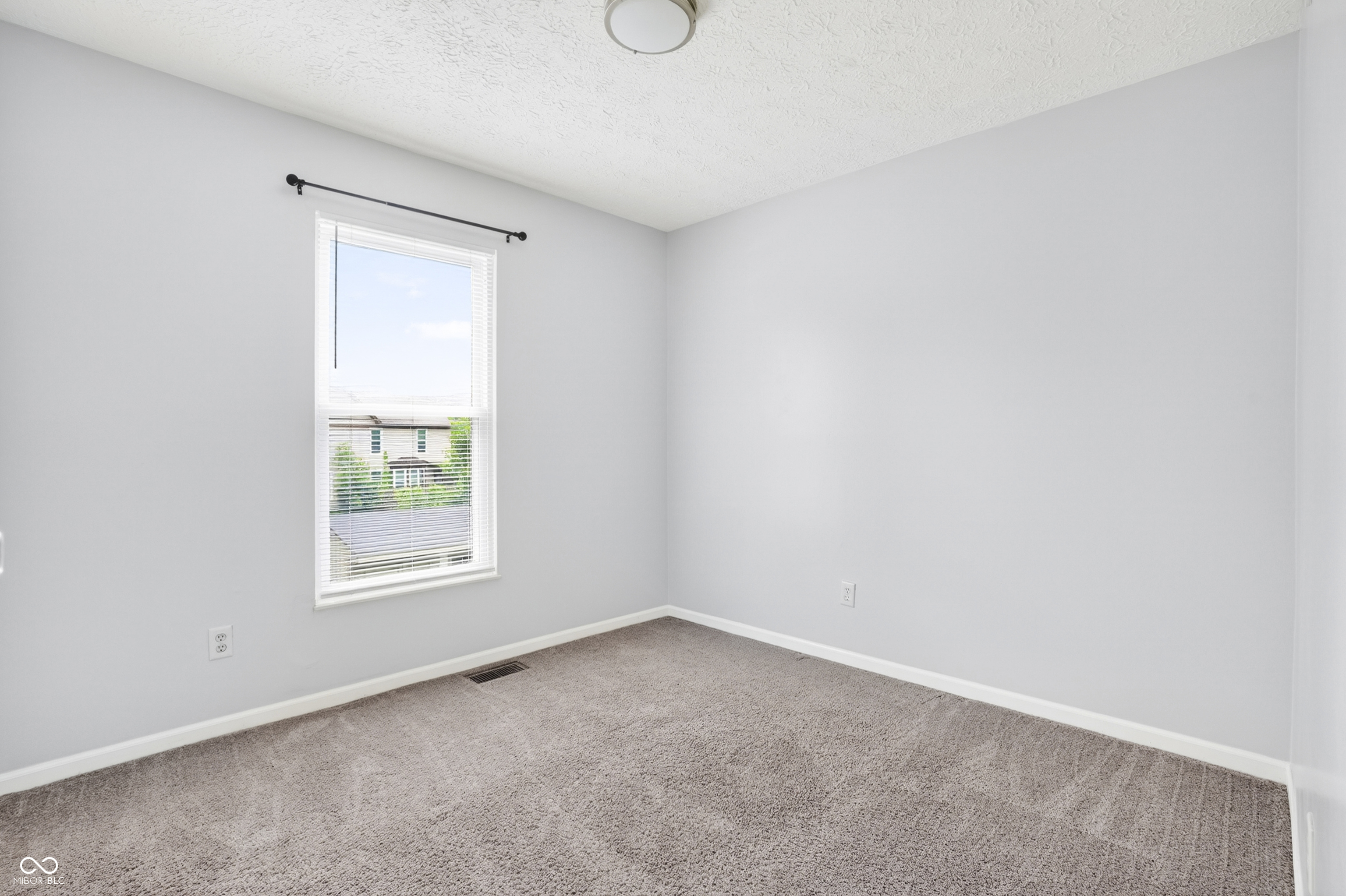11133 Sunnybay Lane