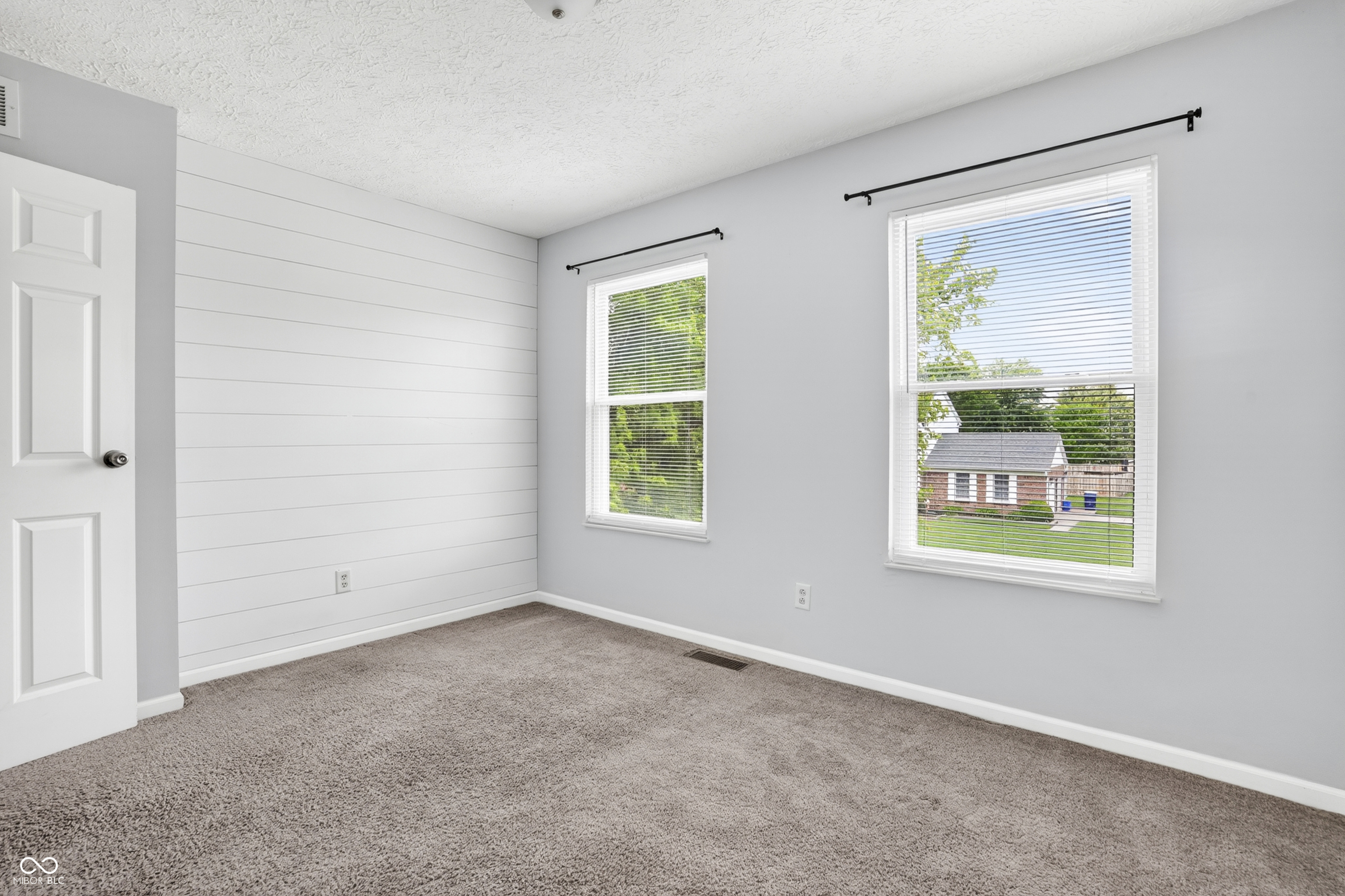 11133 Sunnybay Lane