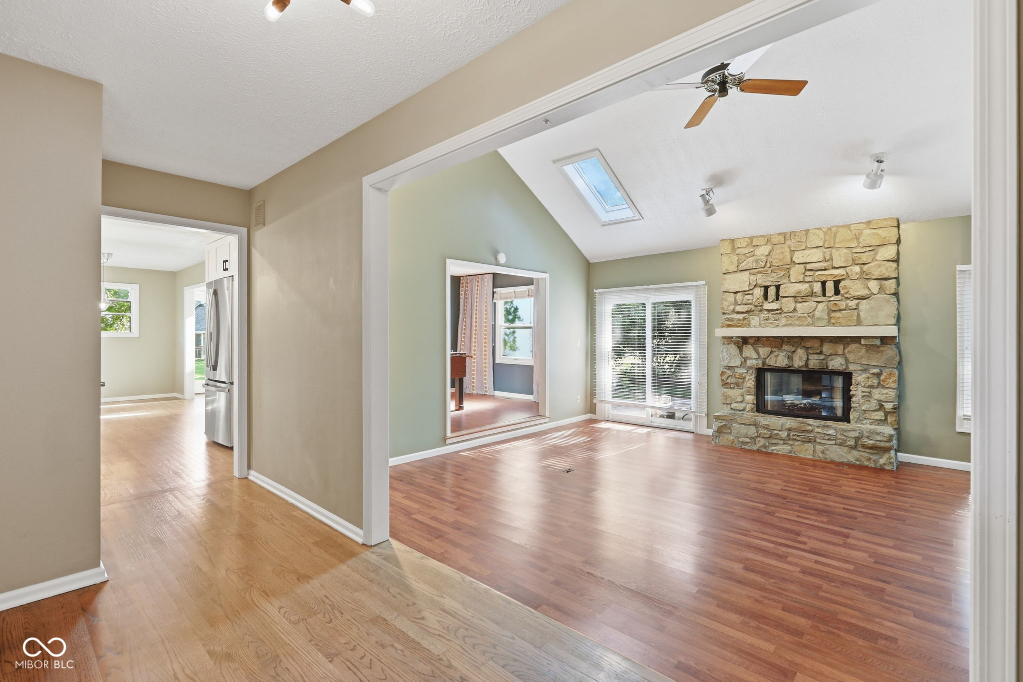 7711 Warbler Way
