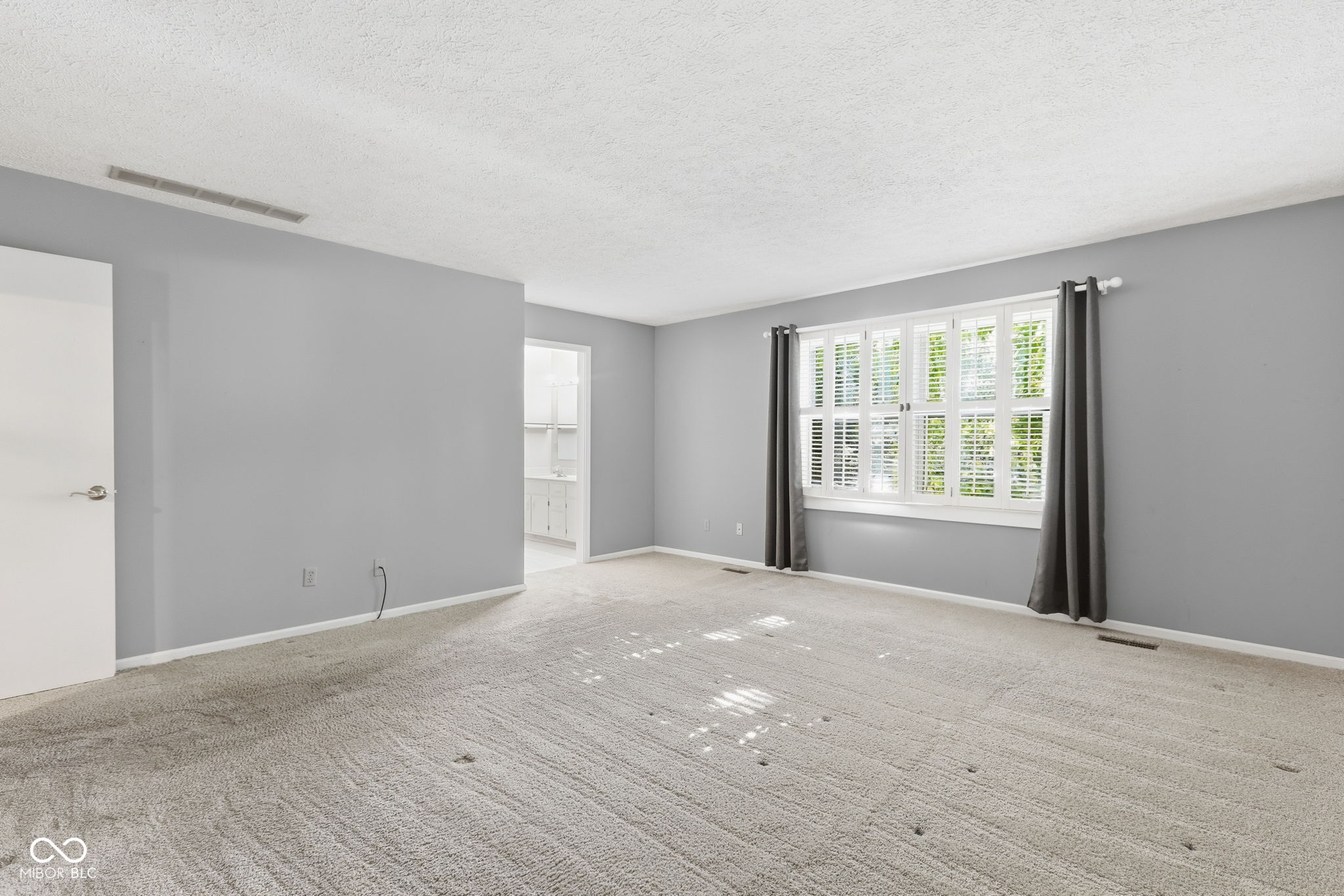 7711 Warbler Way