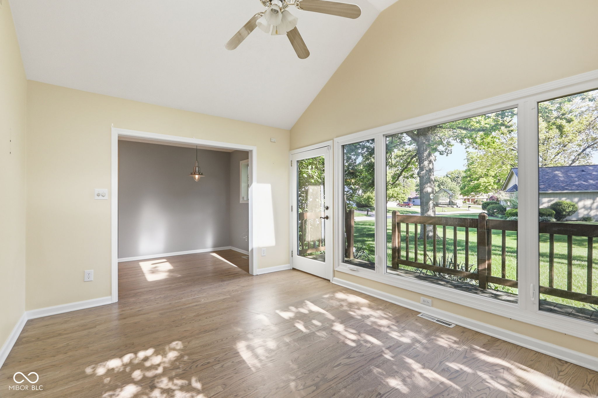 7711 Warbler Way