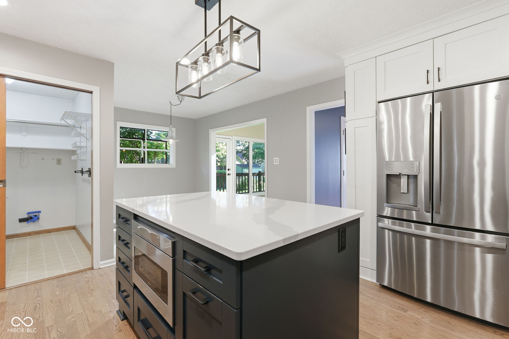 7711 Warbler Way