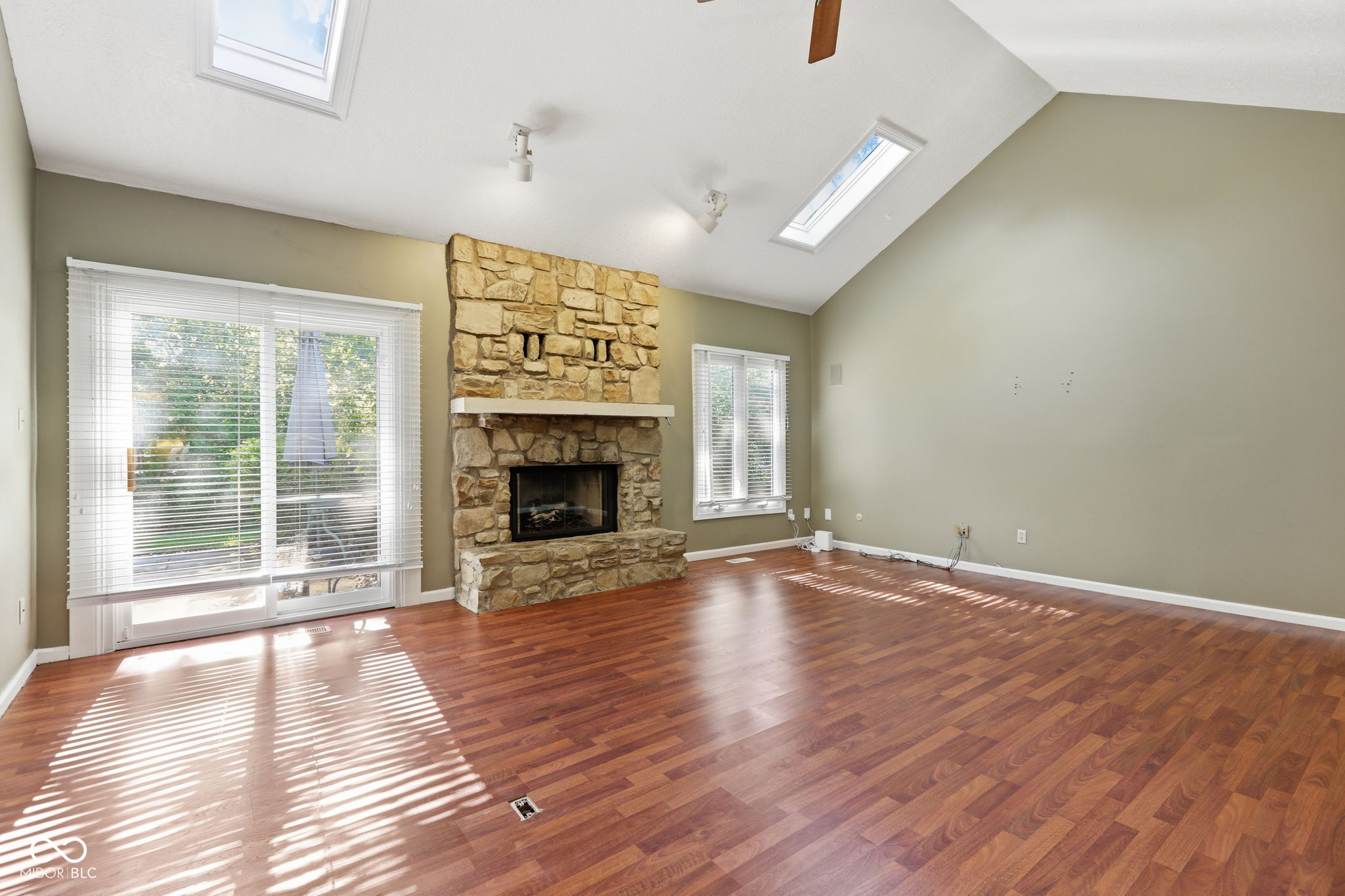 7711 Warbler Way