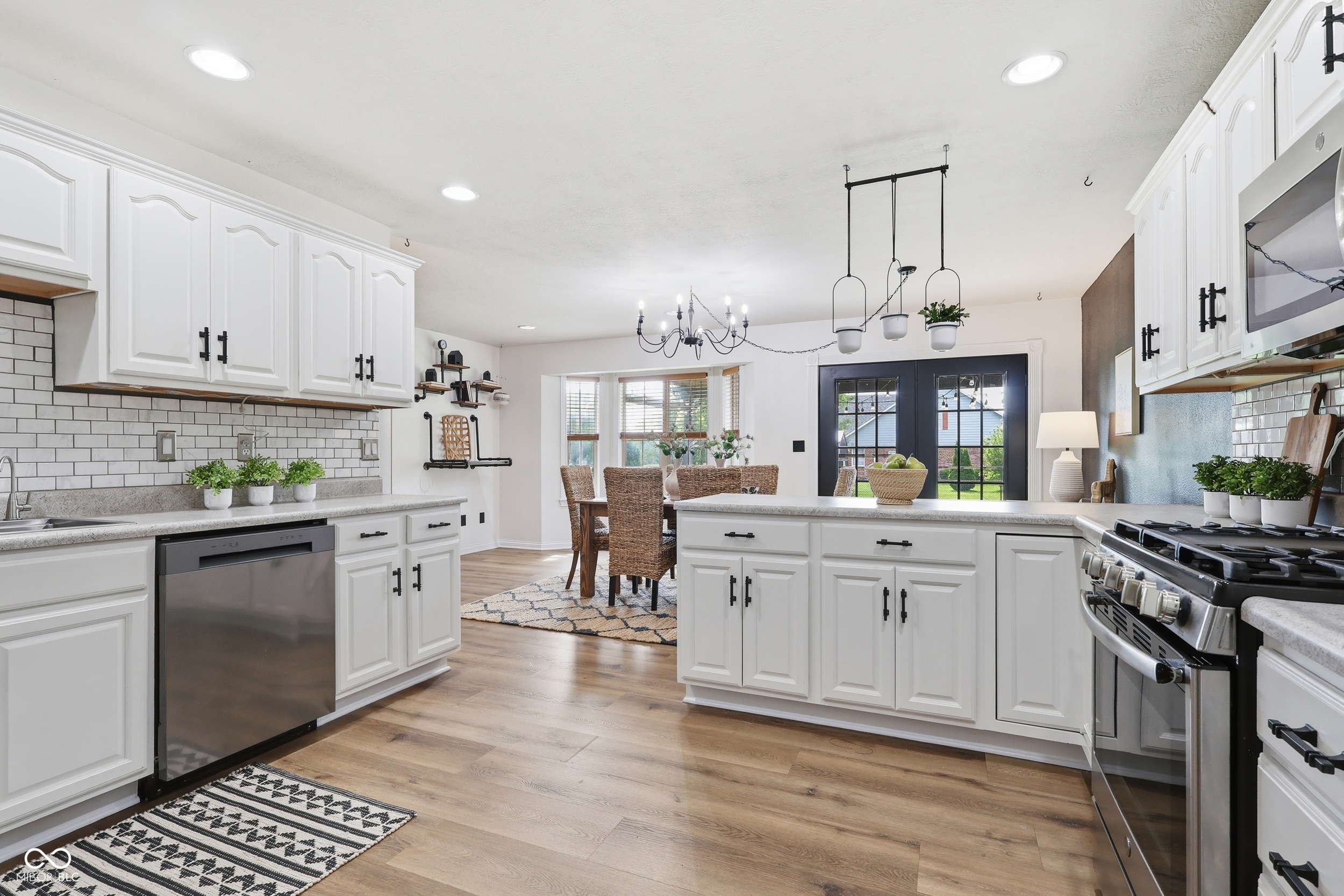 3830 S Redbird Trail