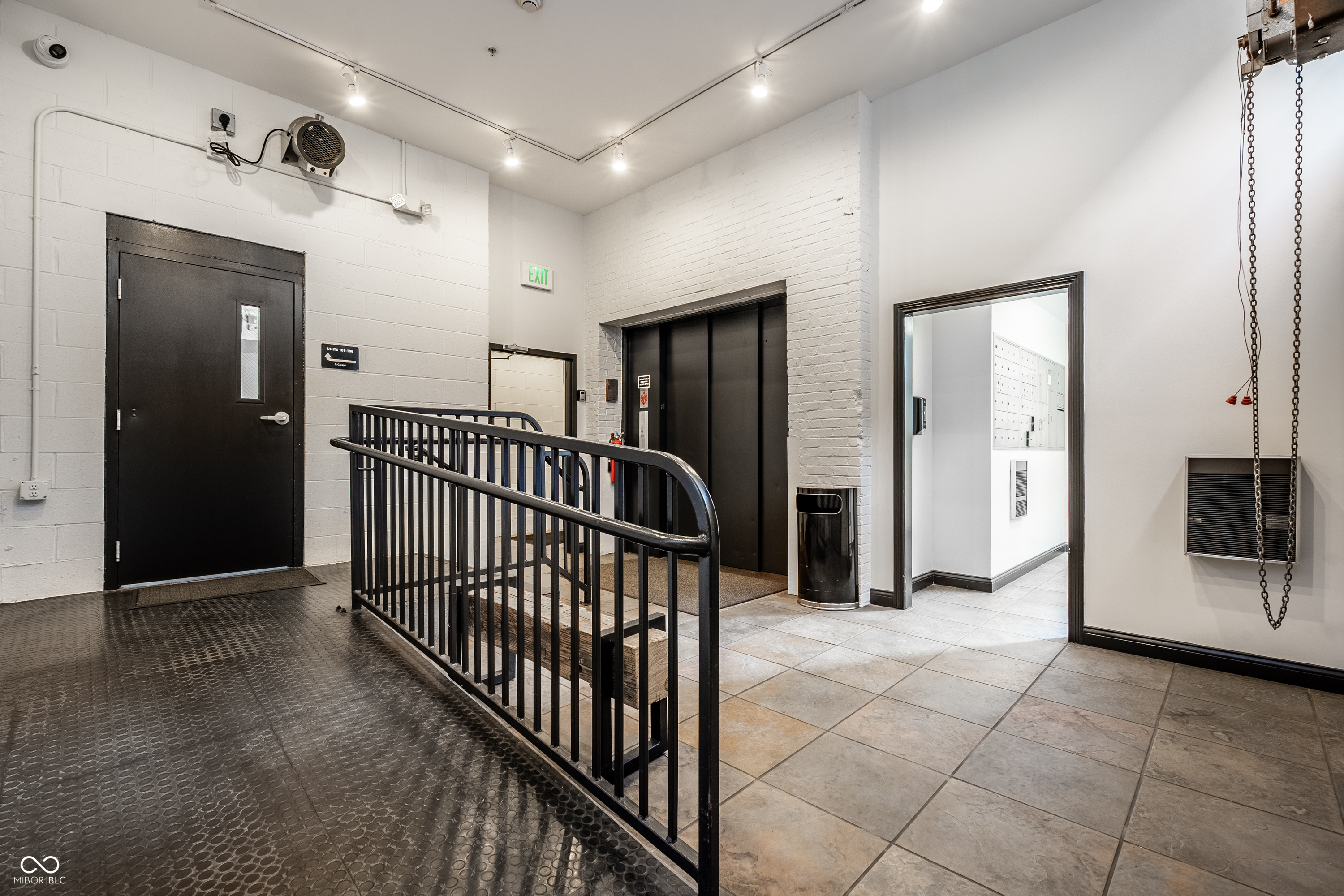 630 N College Avenue Unit: 303