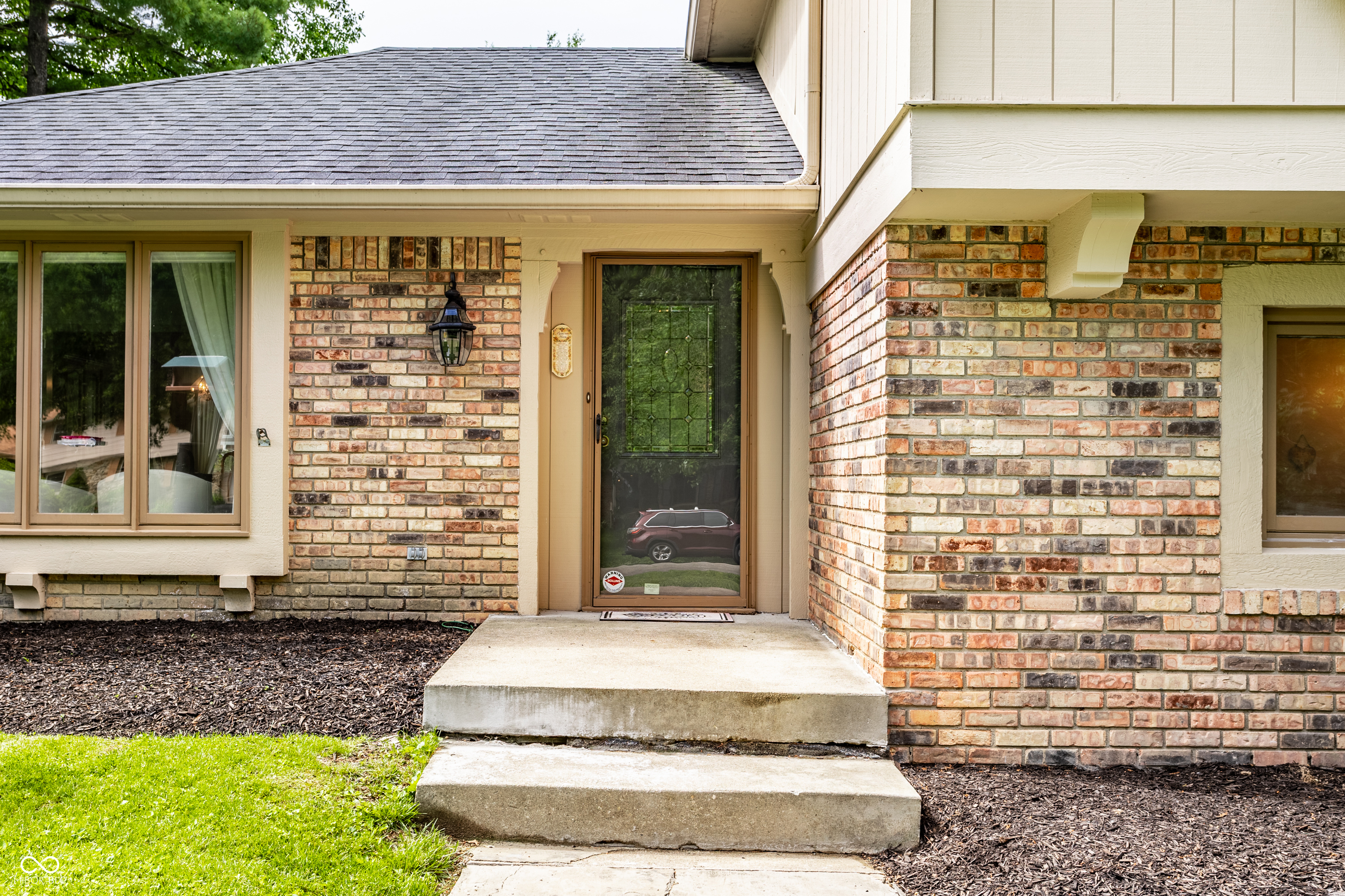 3229 E 69th Street