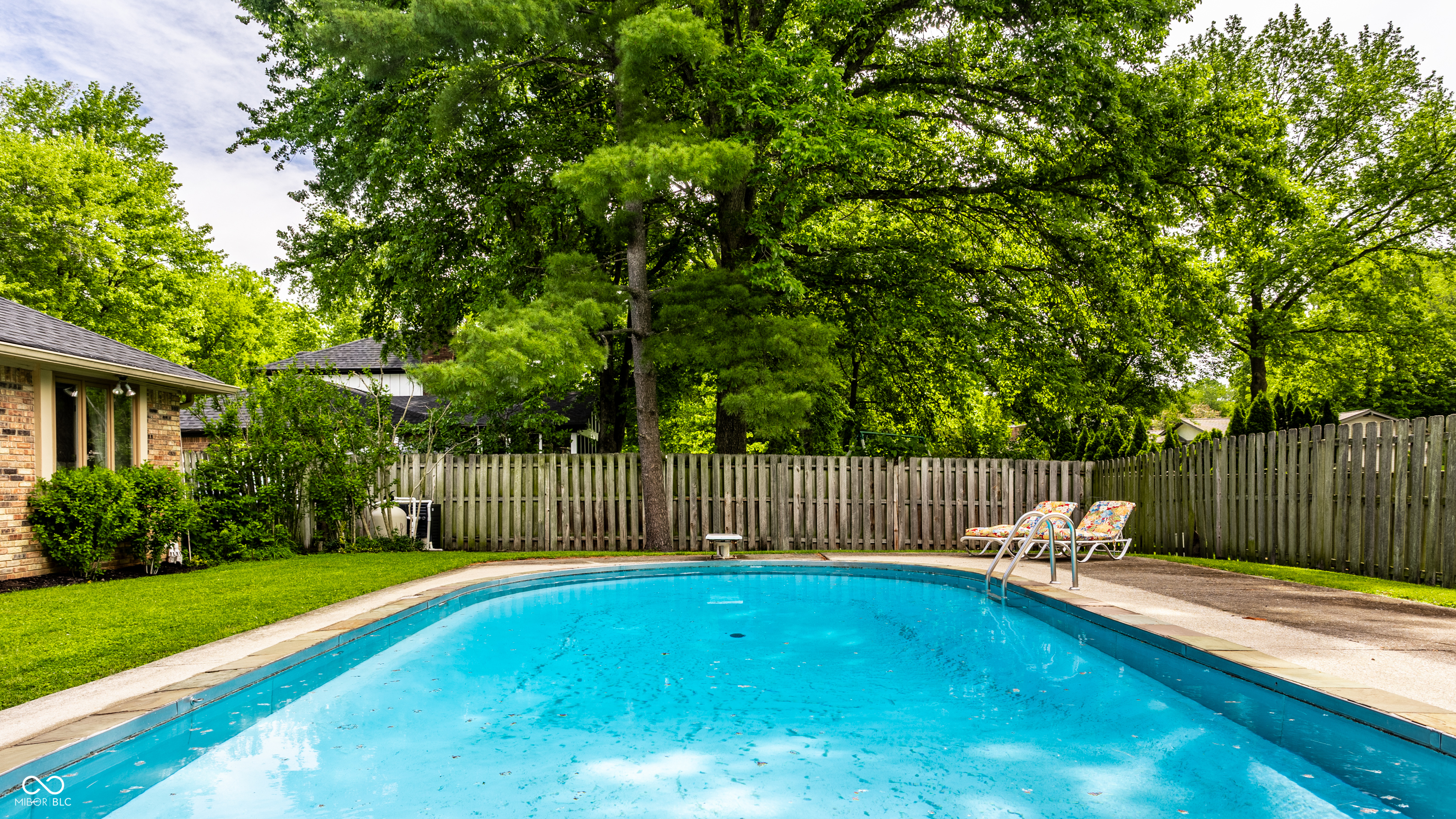 3229 E 69th Street
