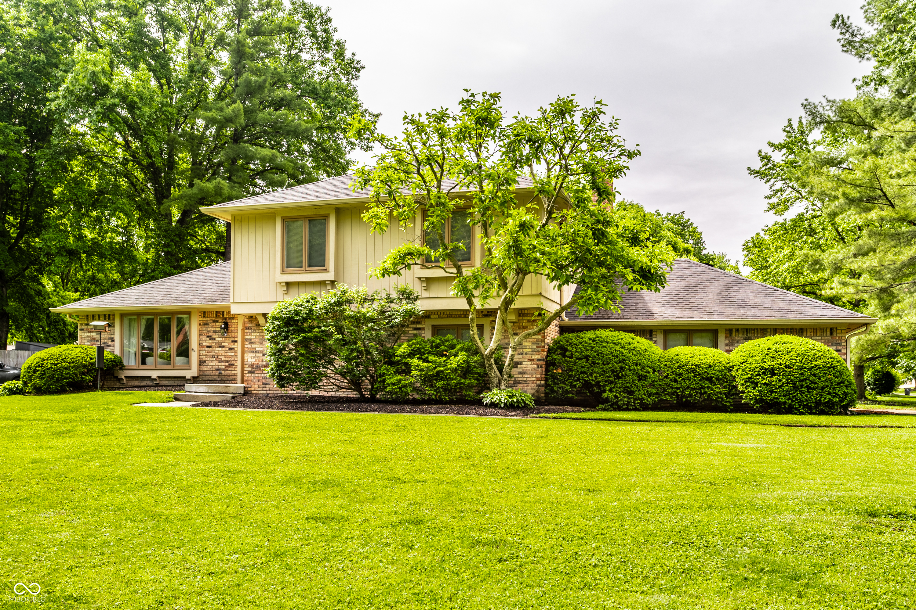 3229 E 69th Street