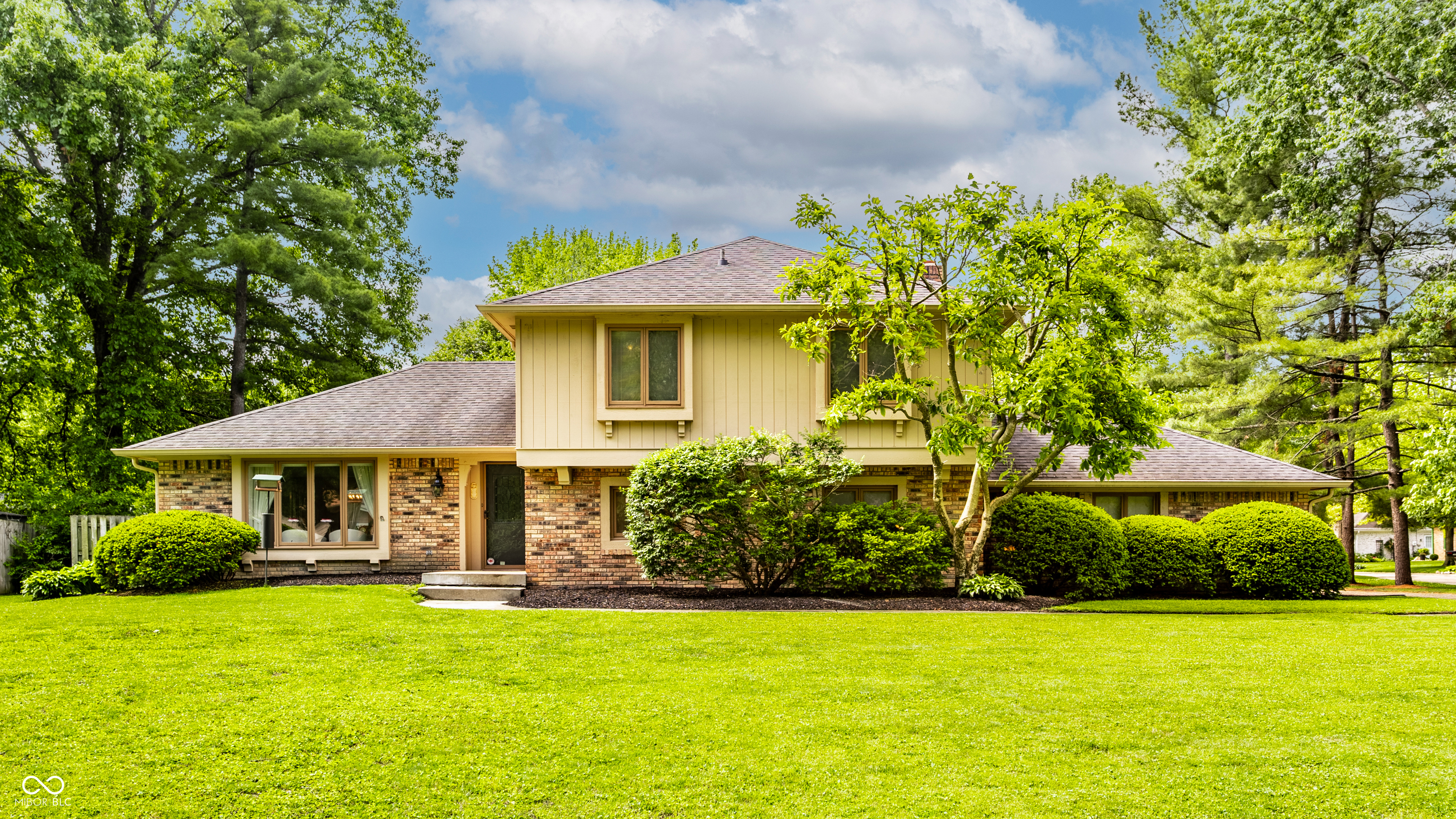 3229 E 69th Street
