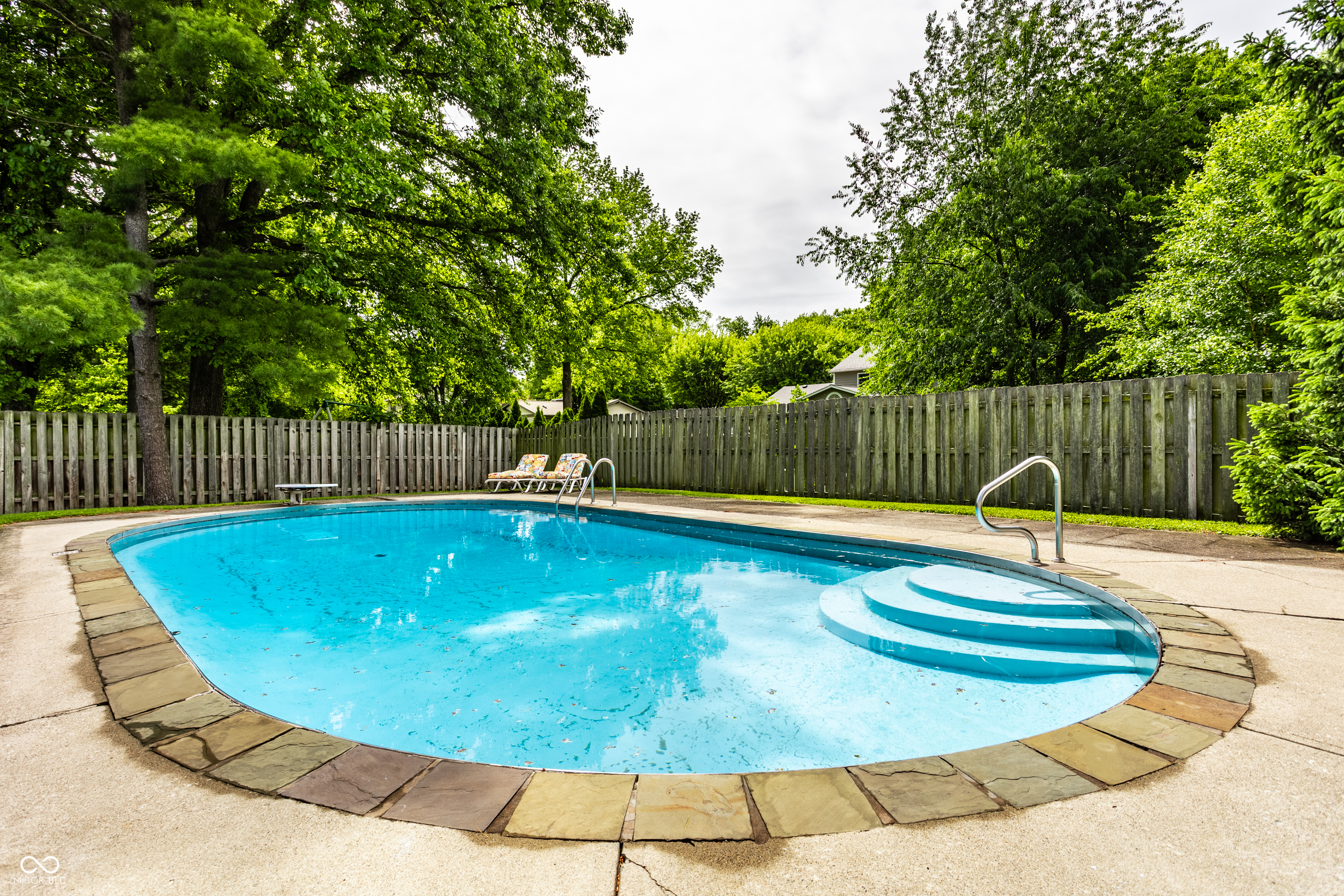 3229 E 69th Street