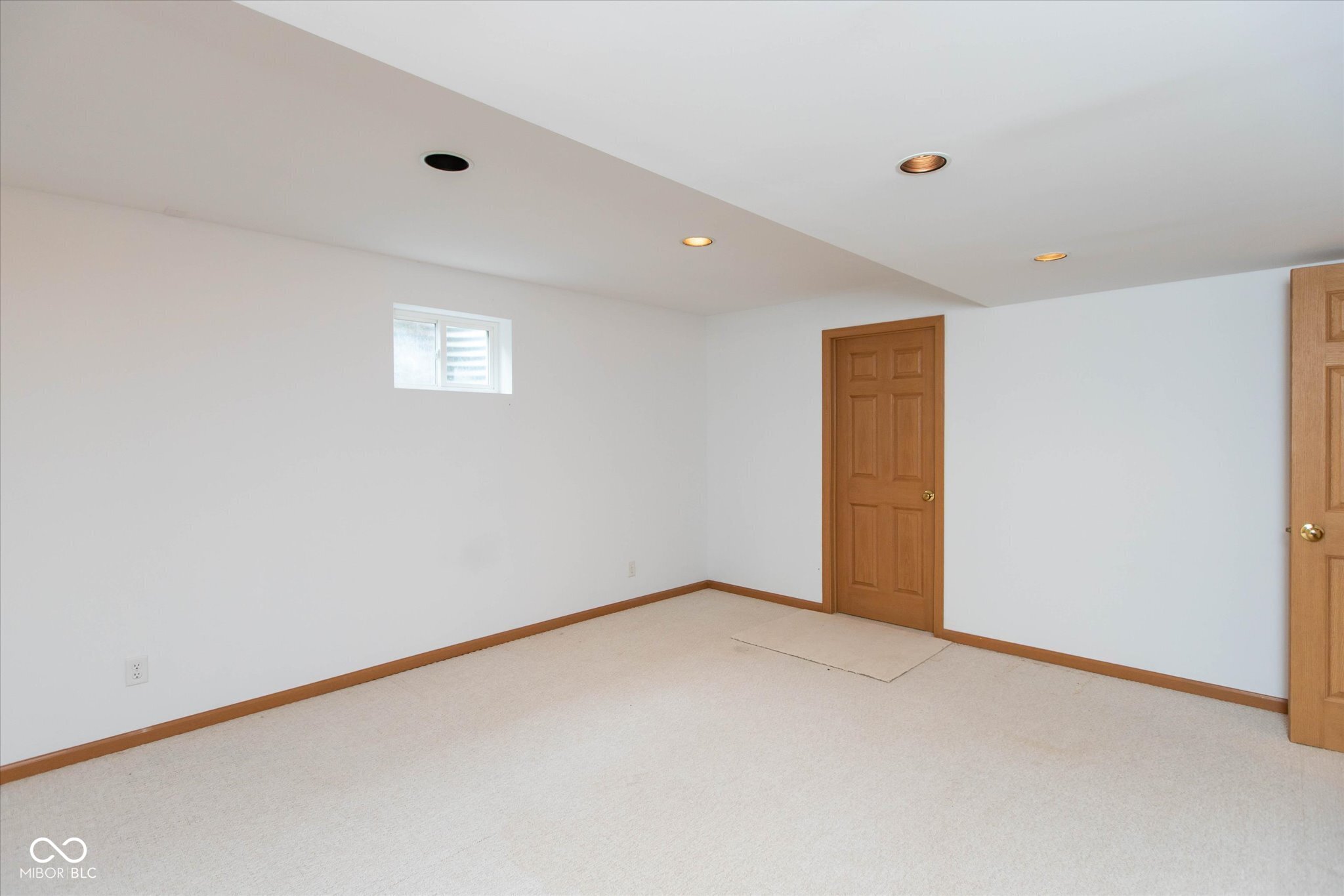 13888 Dearborn Circle