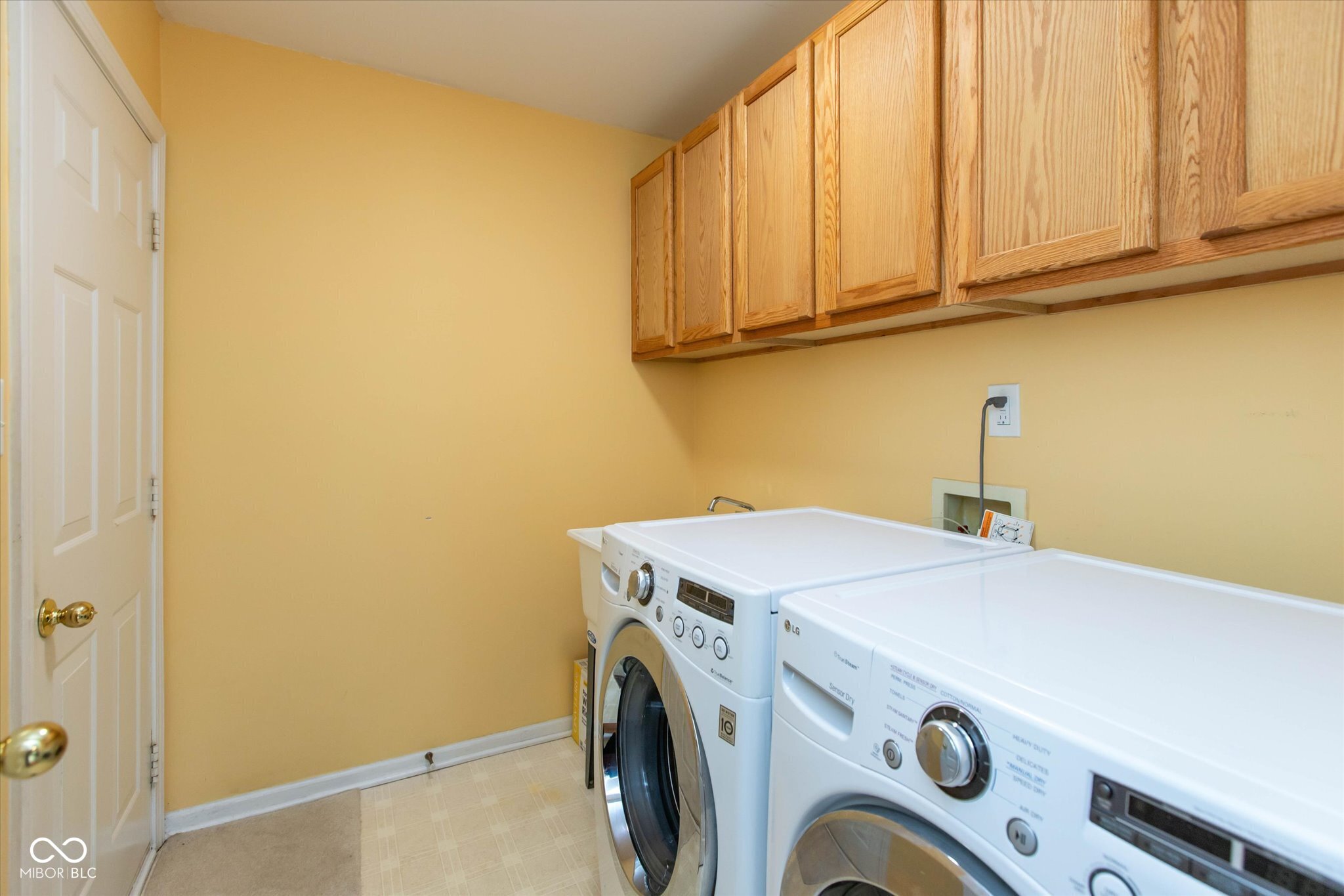 13888 Dearborn Circle