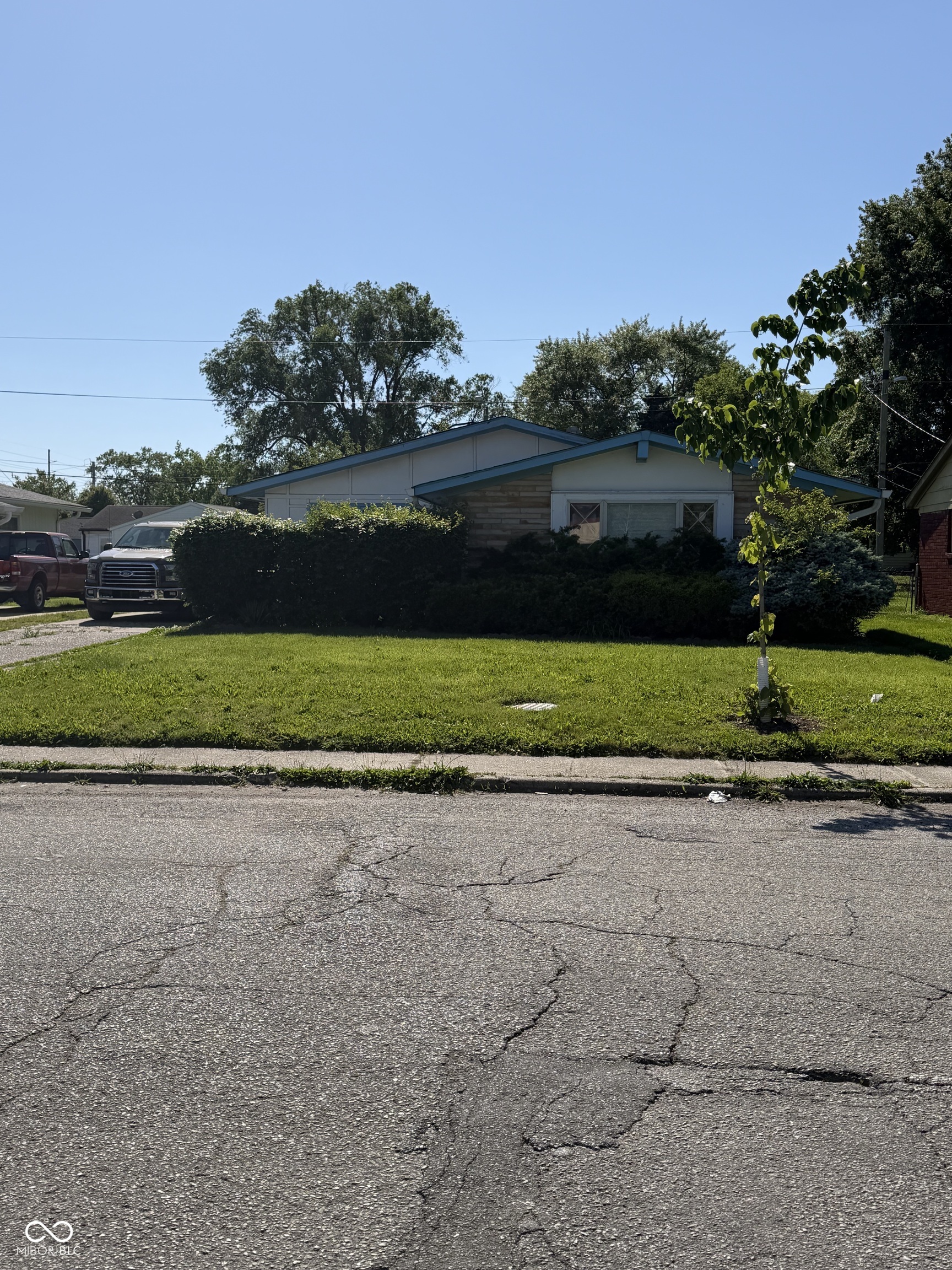 2526 Hillside Avenue
