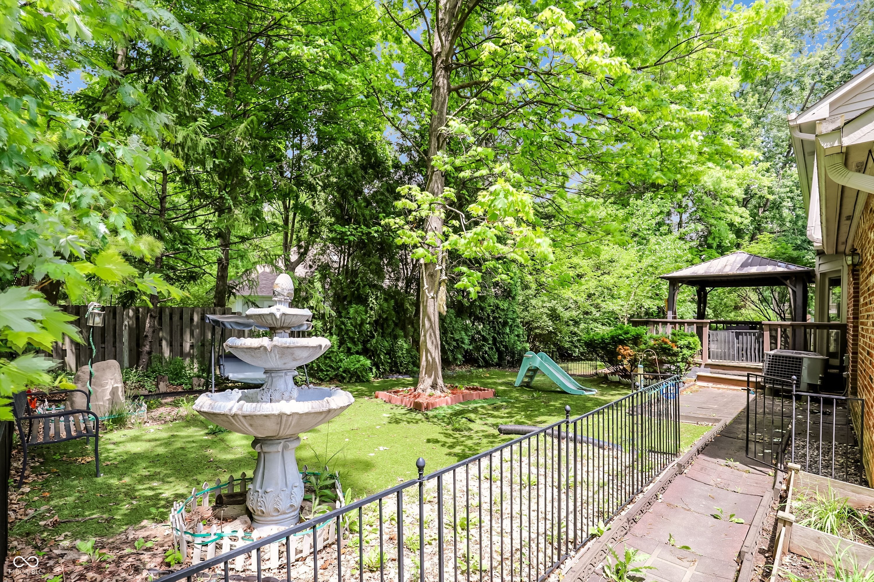1884 Highland Cove