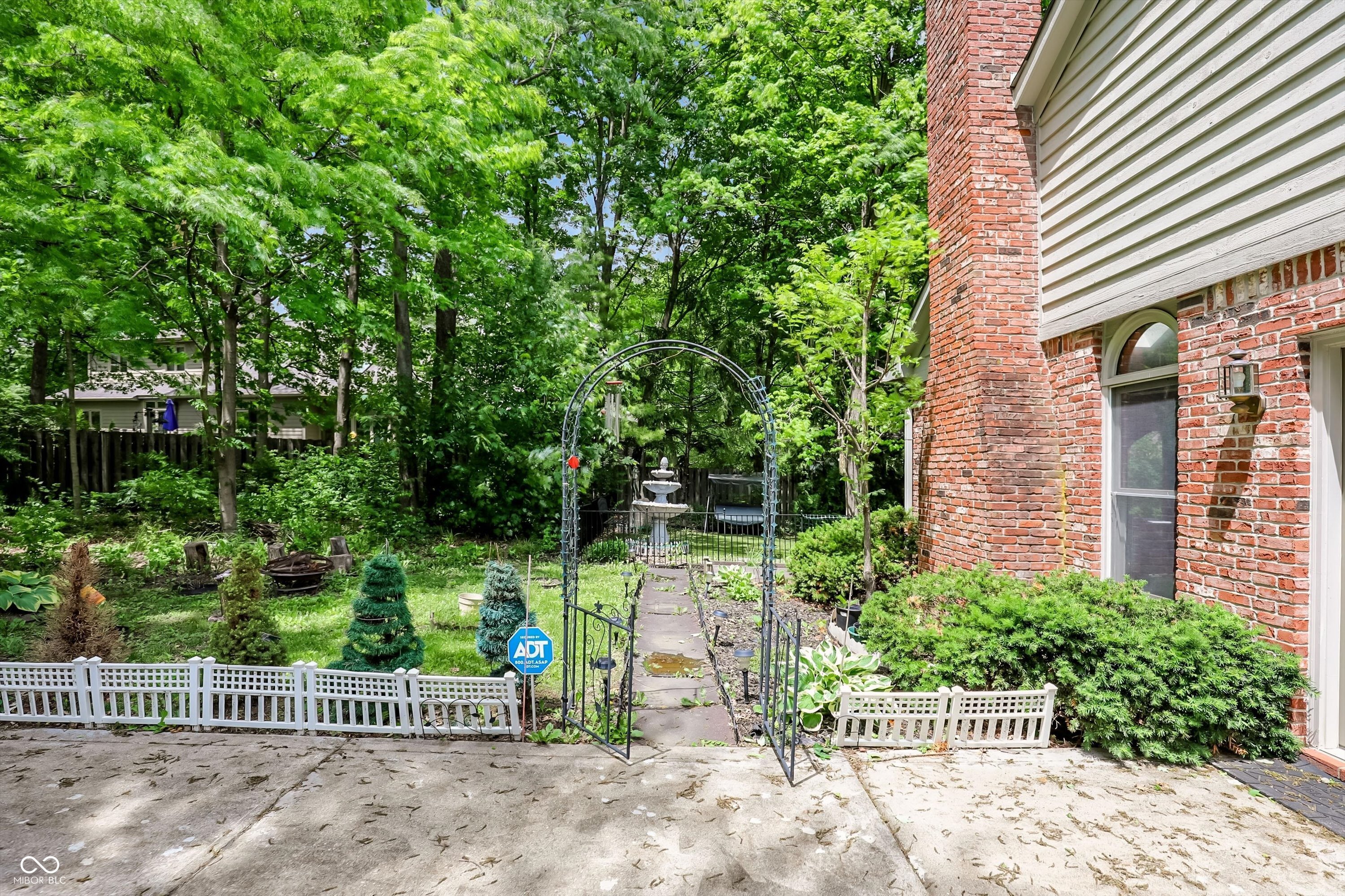 1884 Highland Cove