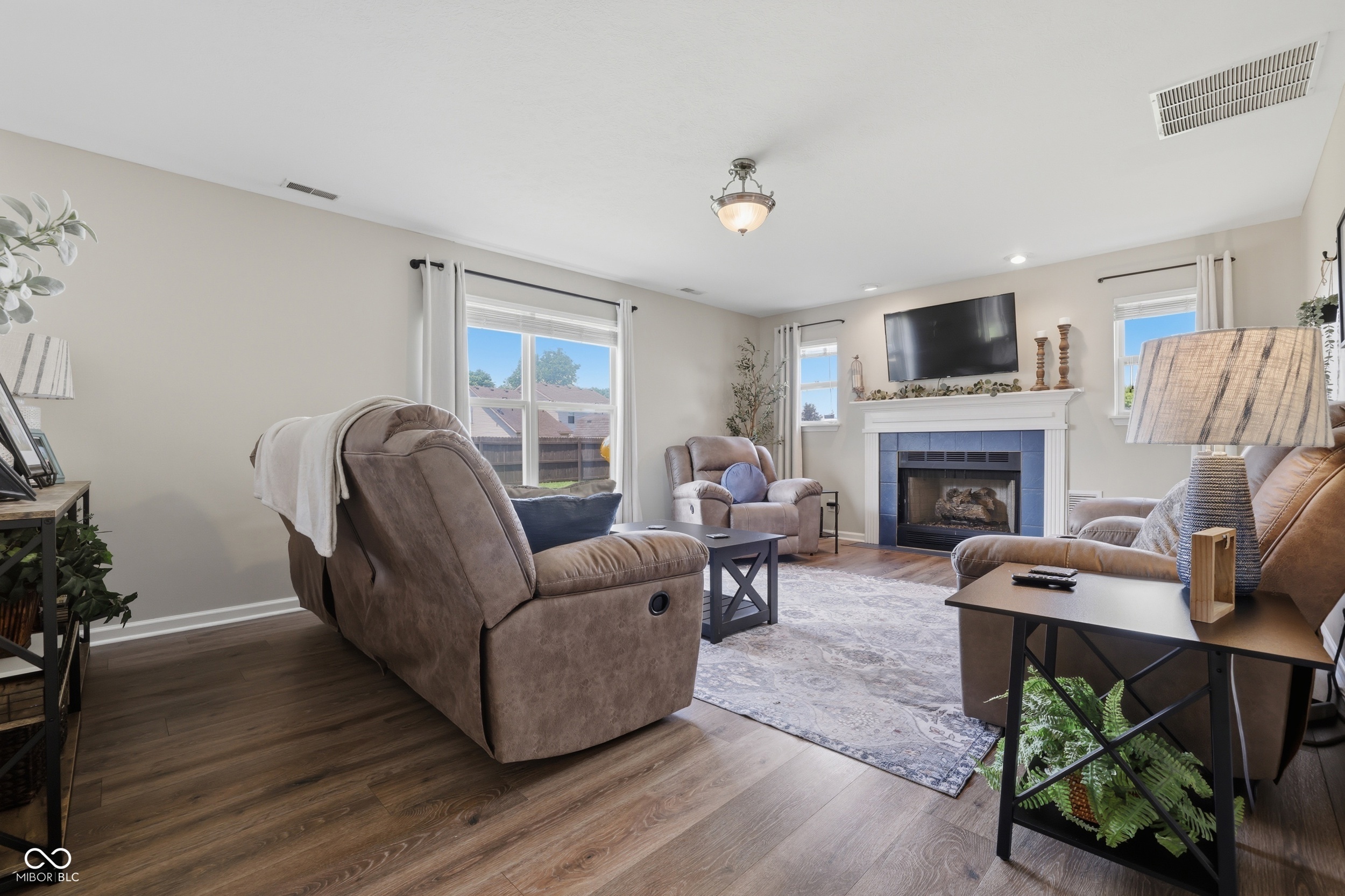 2536 Lorentson Court