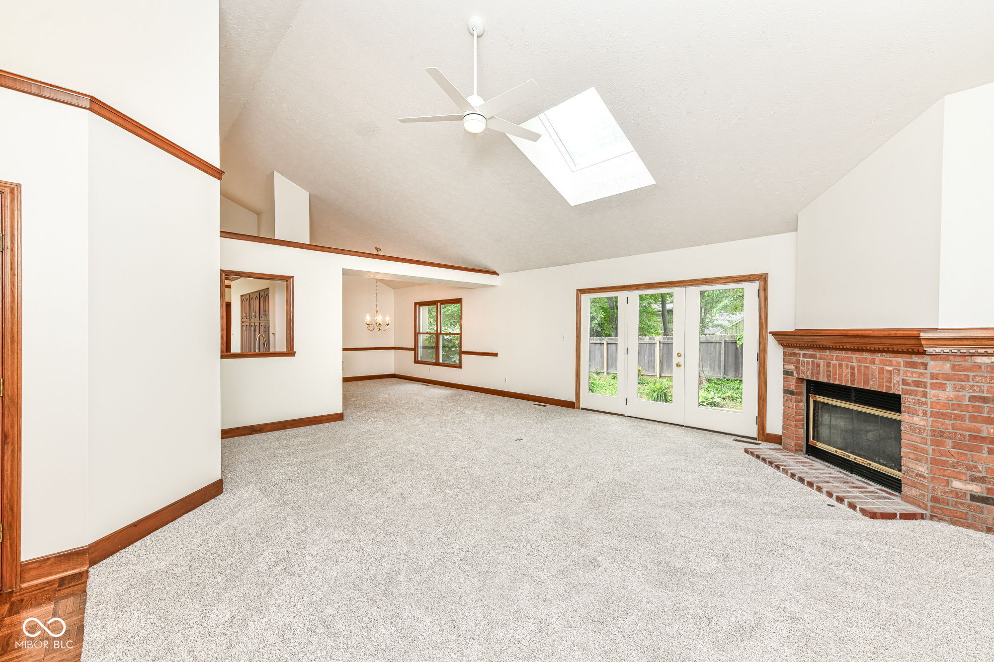 13764 Roswell Drive