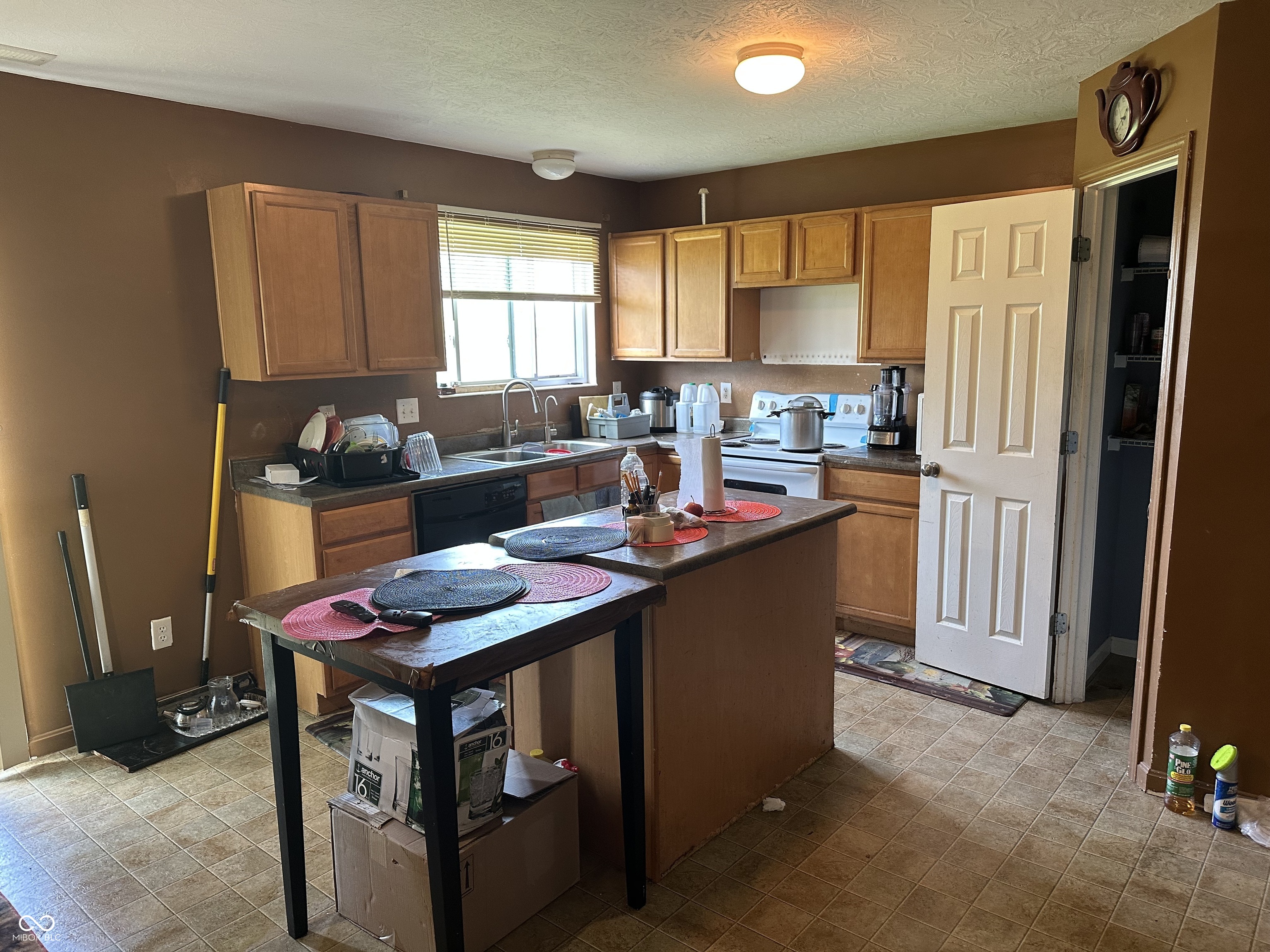 2560 Cabin Hill Road