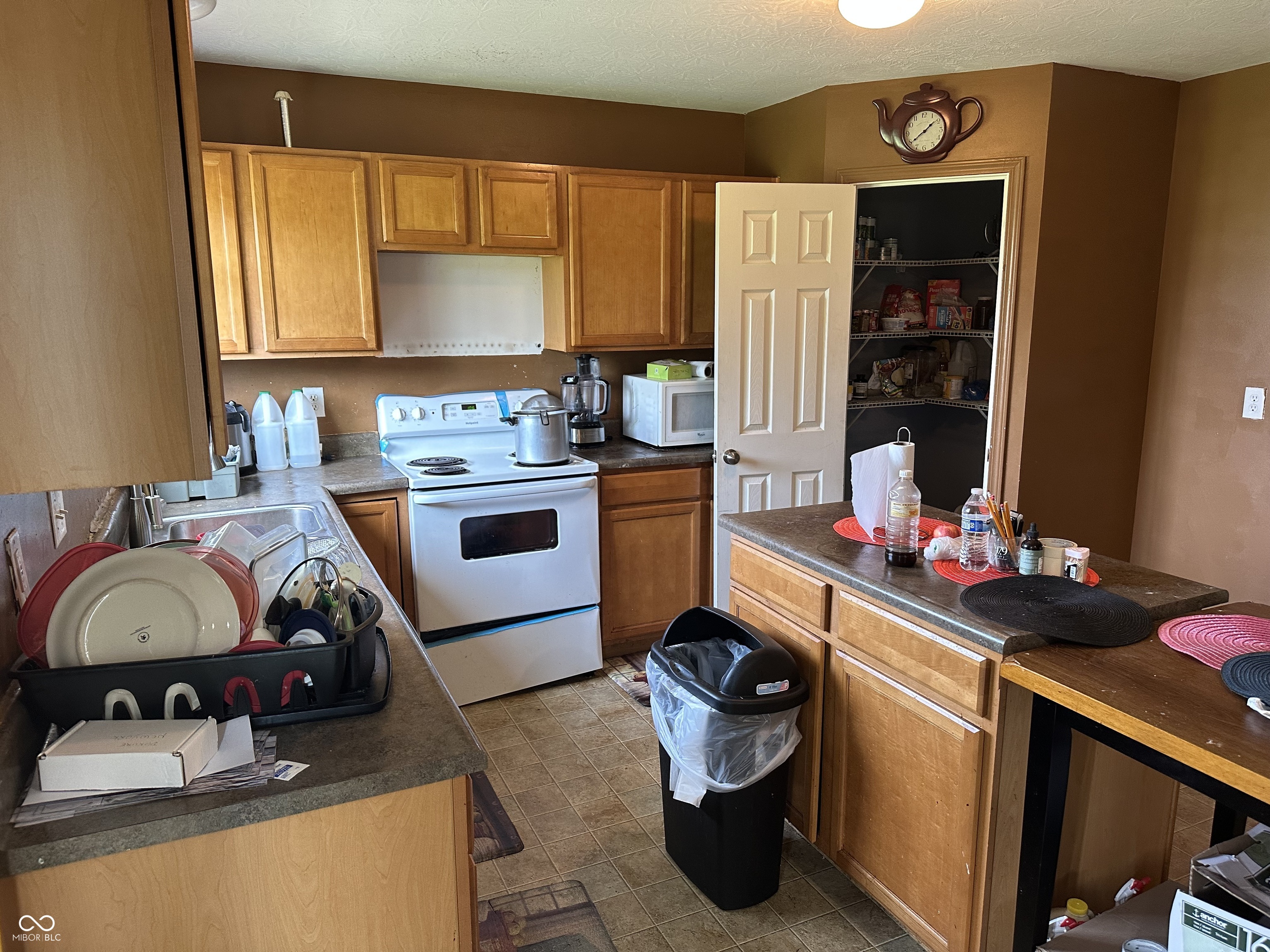 2560 Cabin Hill Road