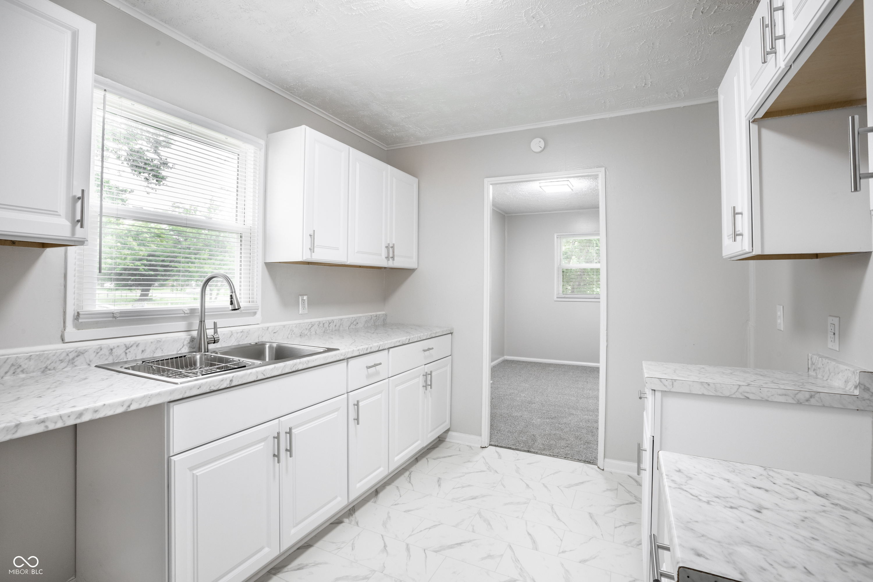 2042 Kessler Boulevard North Drive