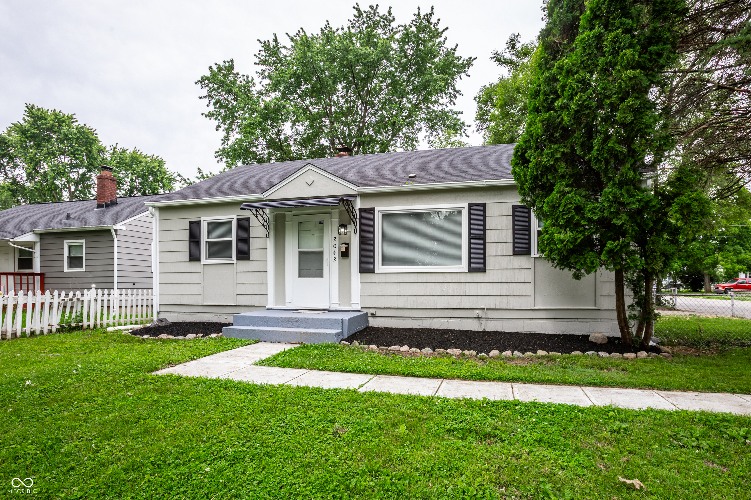 2042 Kessler Boulevard North Drive
