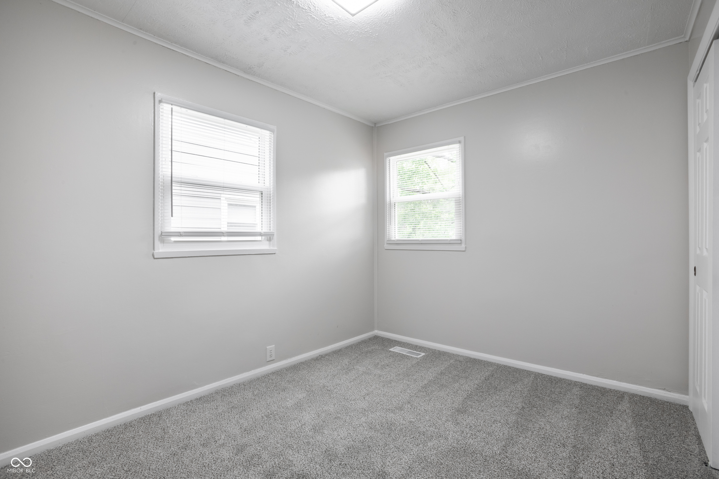 2042 Kessler Boulevard North Drive