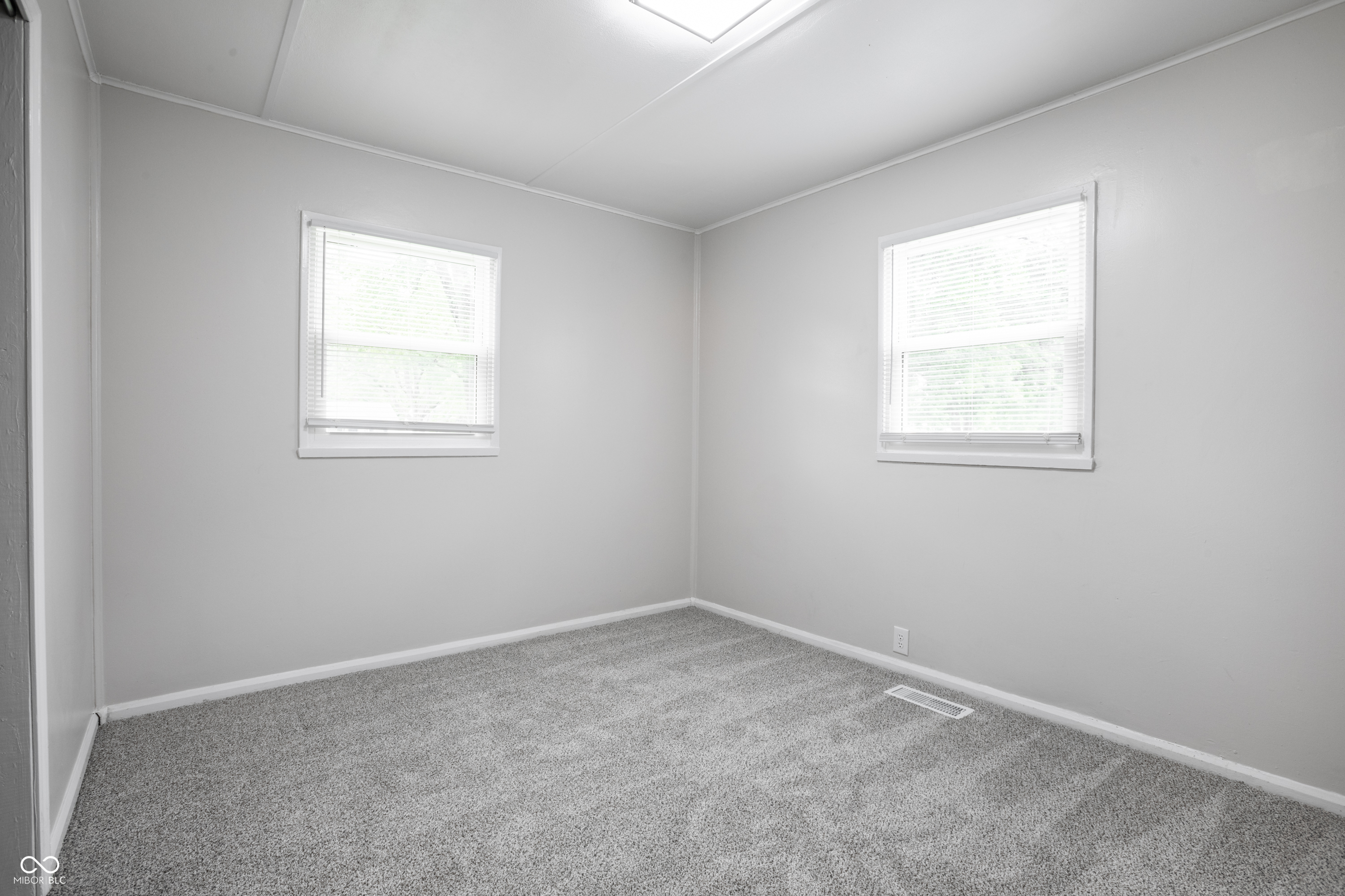 2042 Kessler Boulevard North Drive