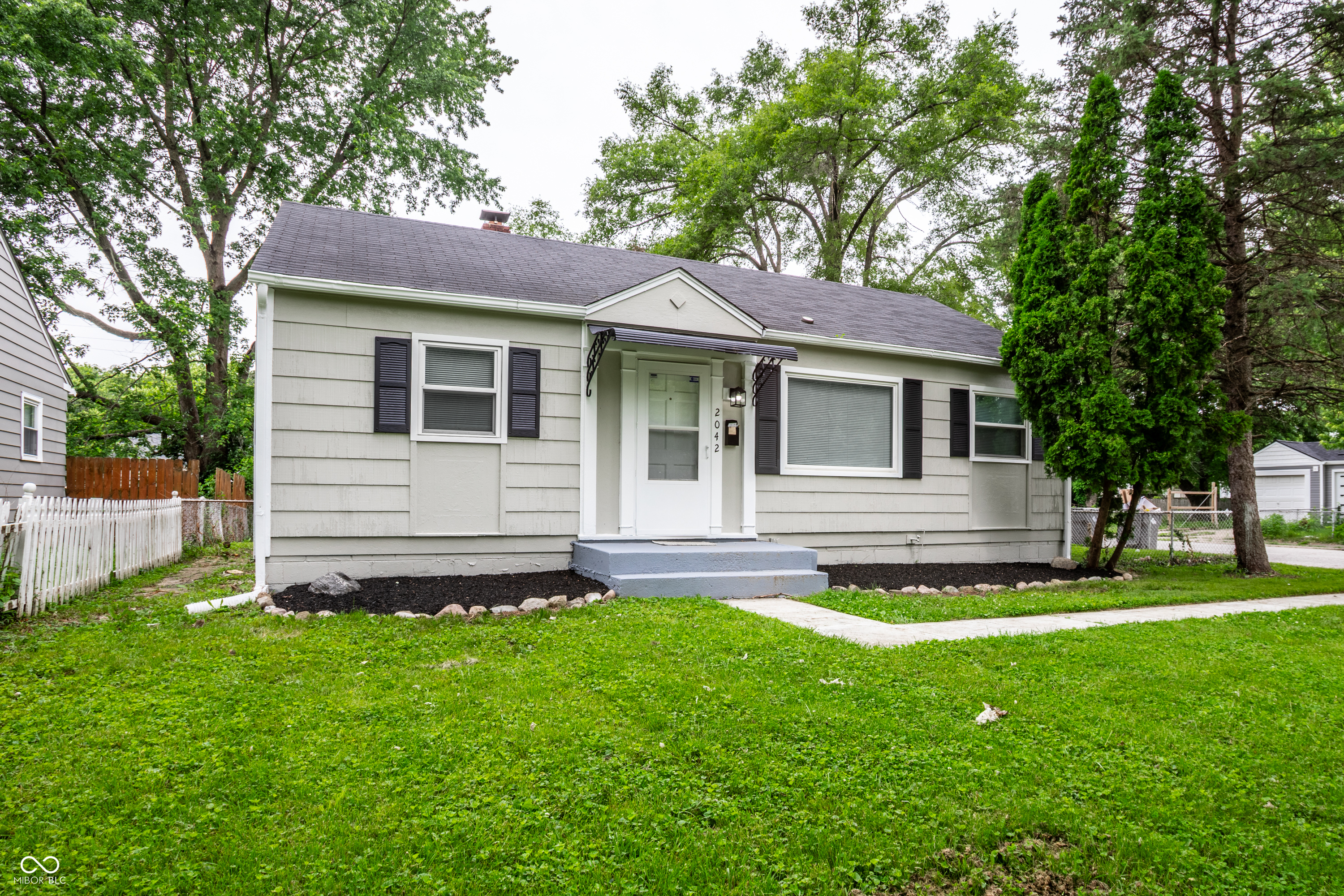 2042 Kessler Boulevard North Drive
