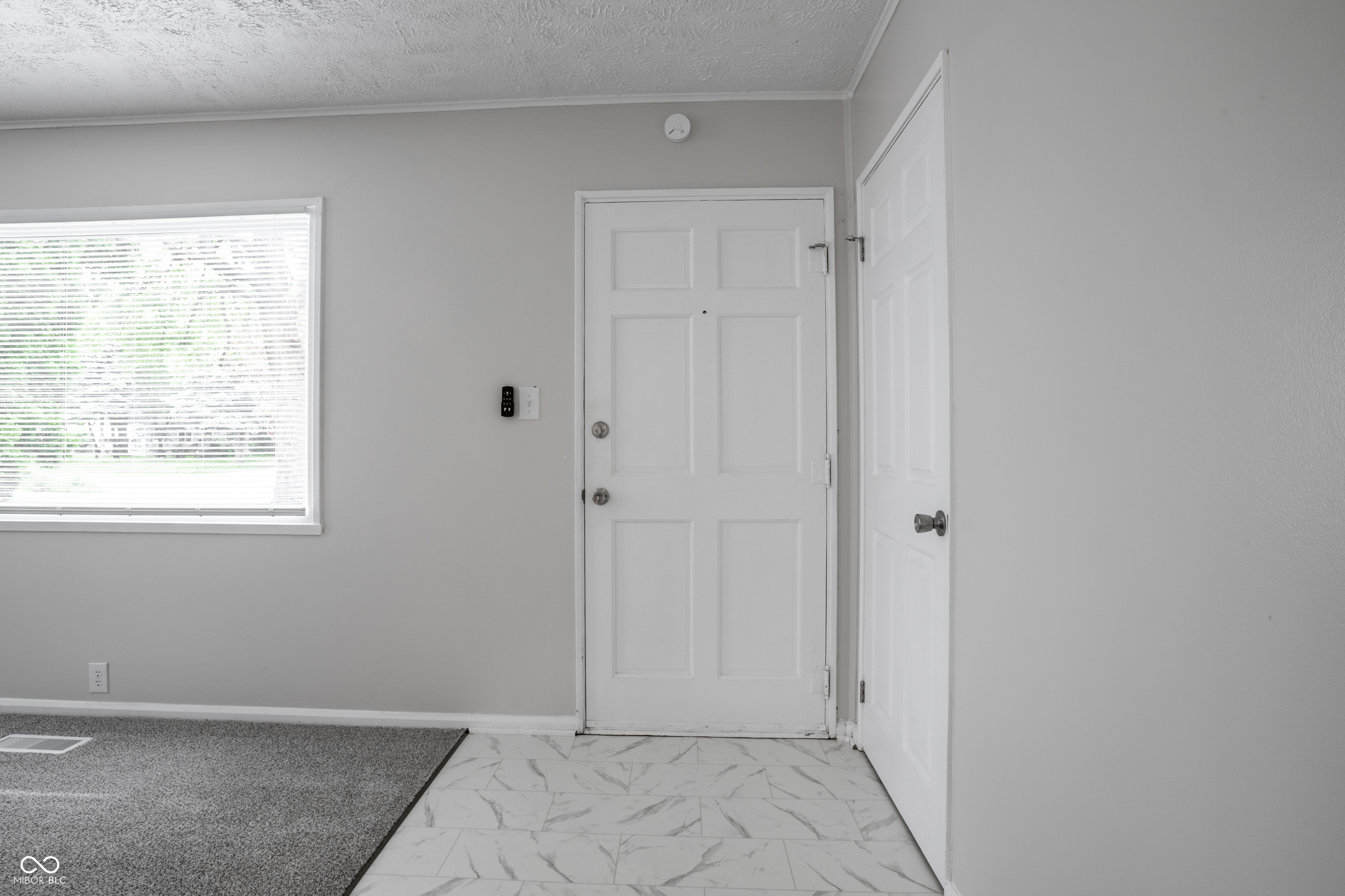 2042 Kessler Boulevard North Drive