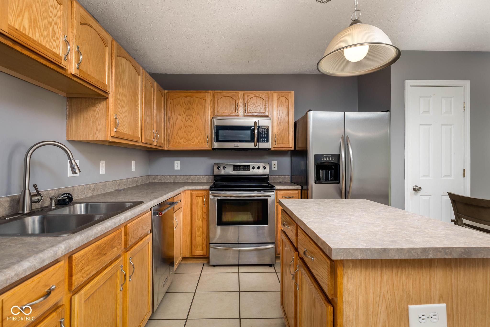 5860 Newhall Drive