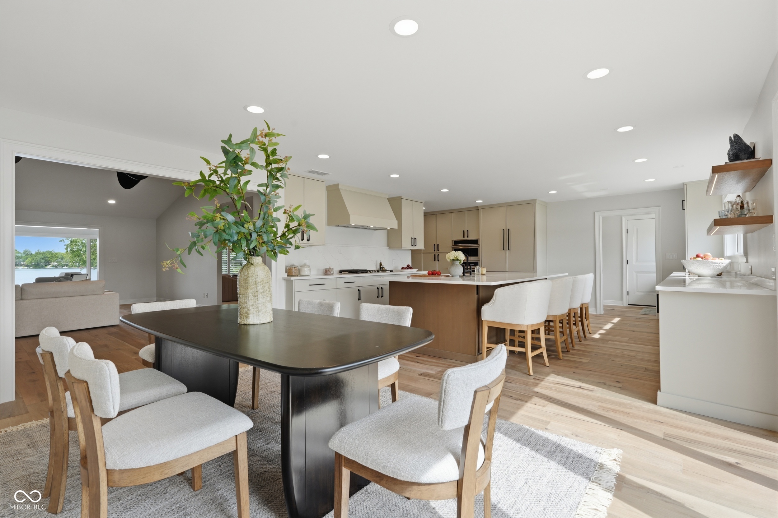 3777 Bay Road North Drive