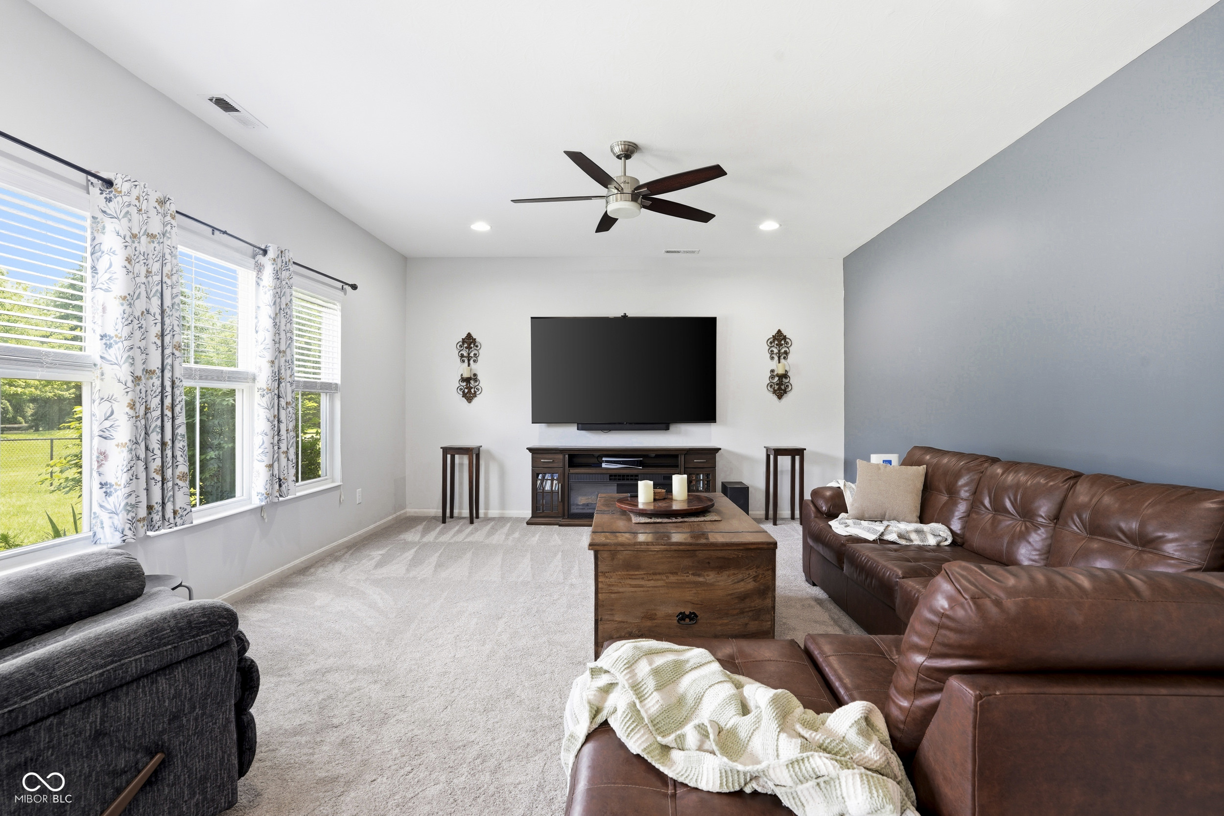 2501 Autumn Road