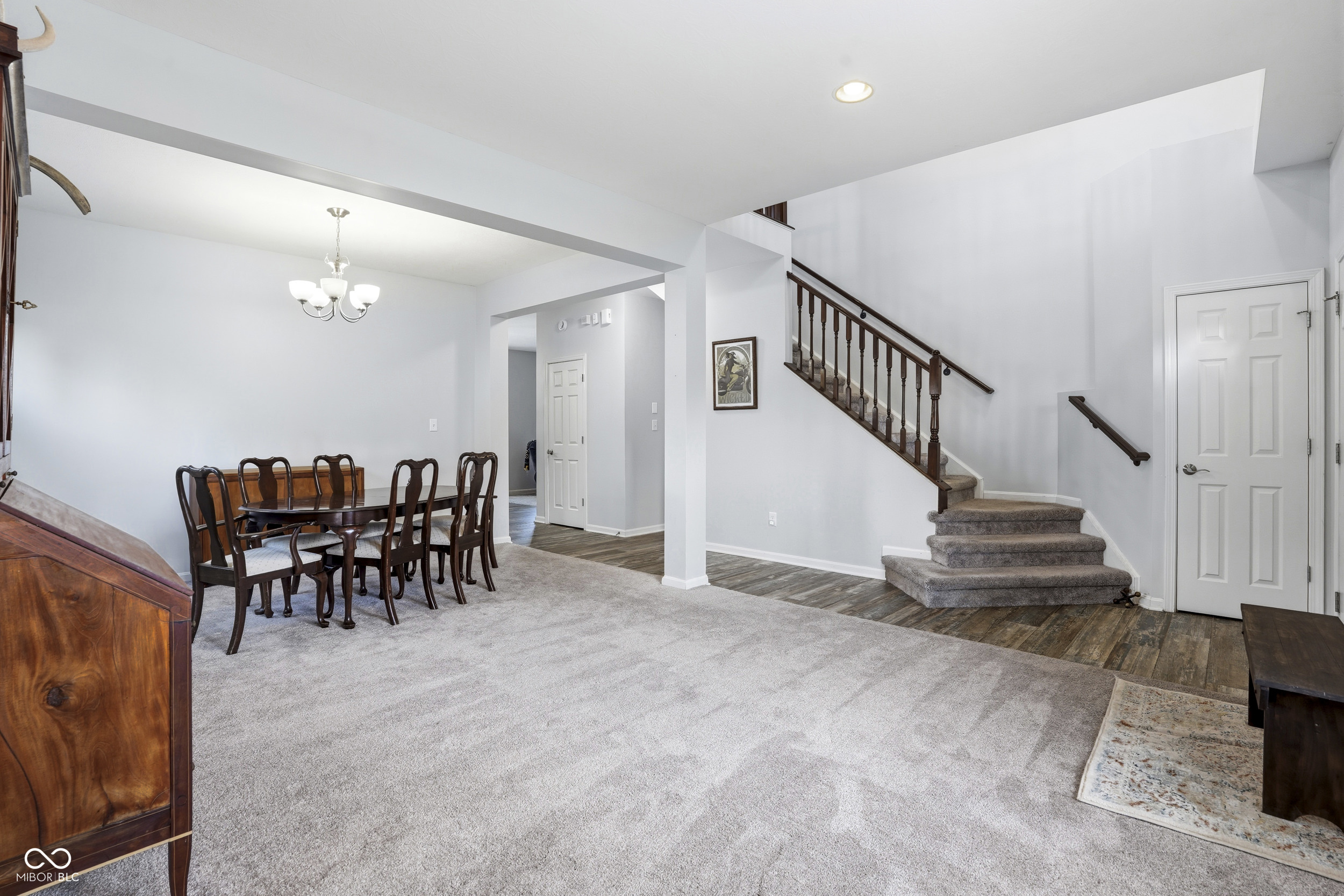 2501 Autumn Road