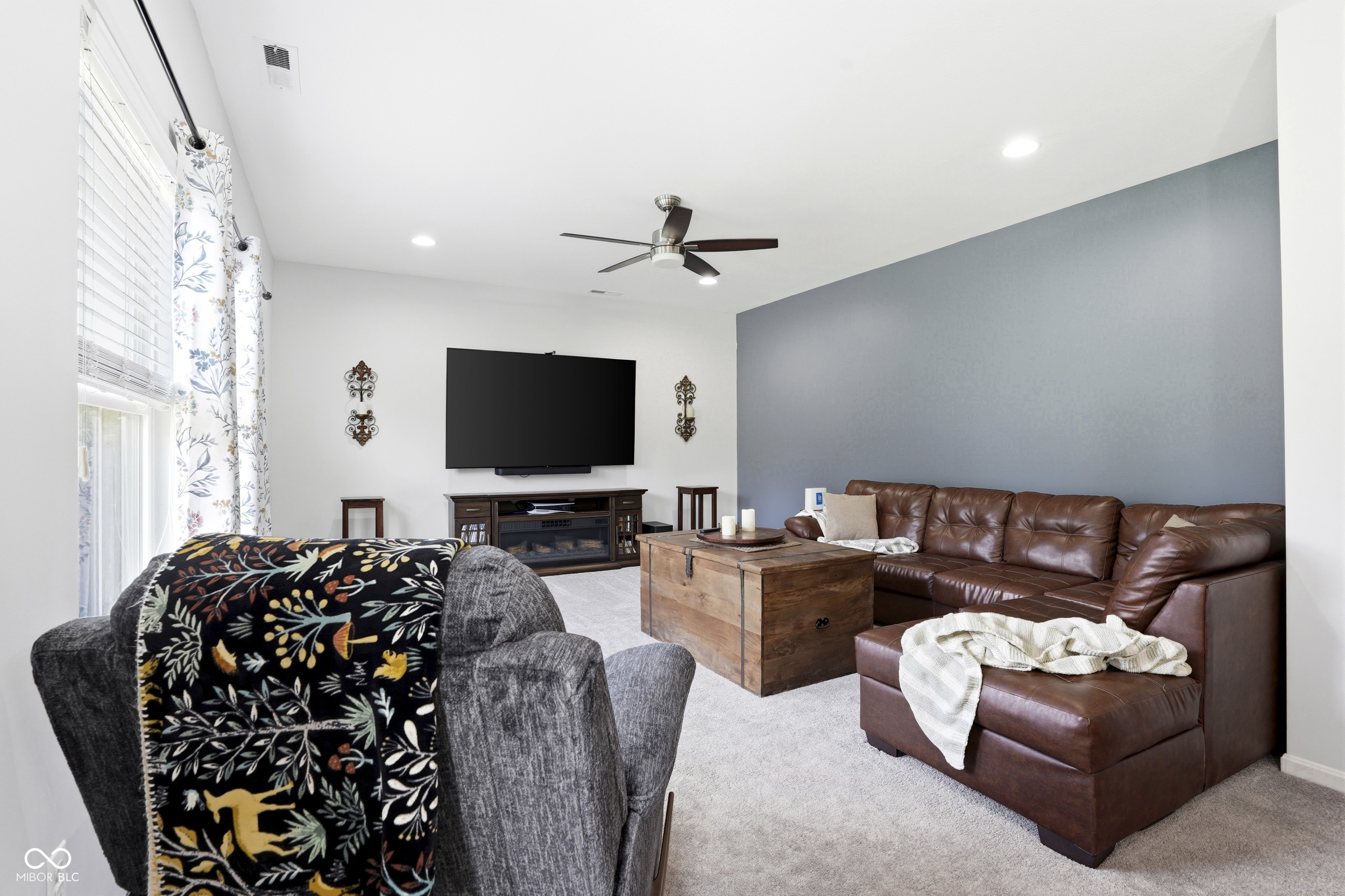 2501 Autumn Road