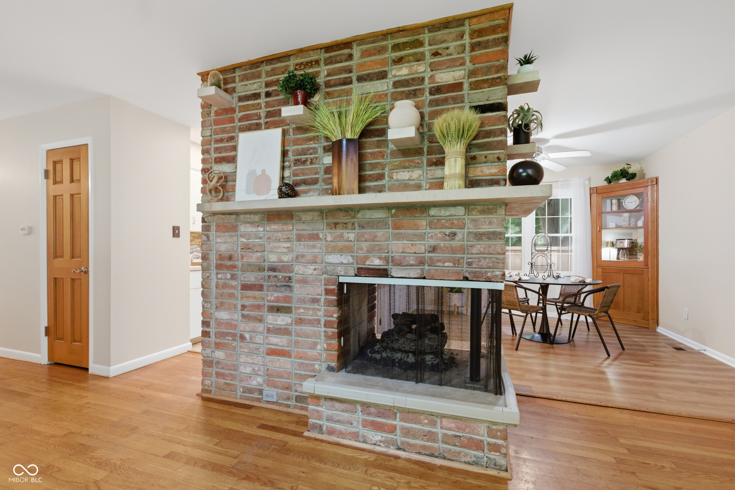 2515 E 99th Street