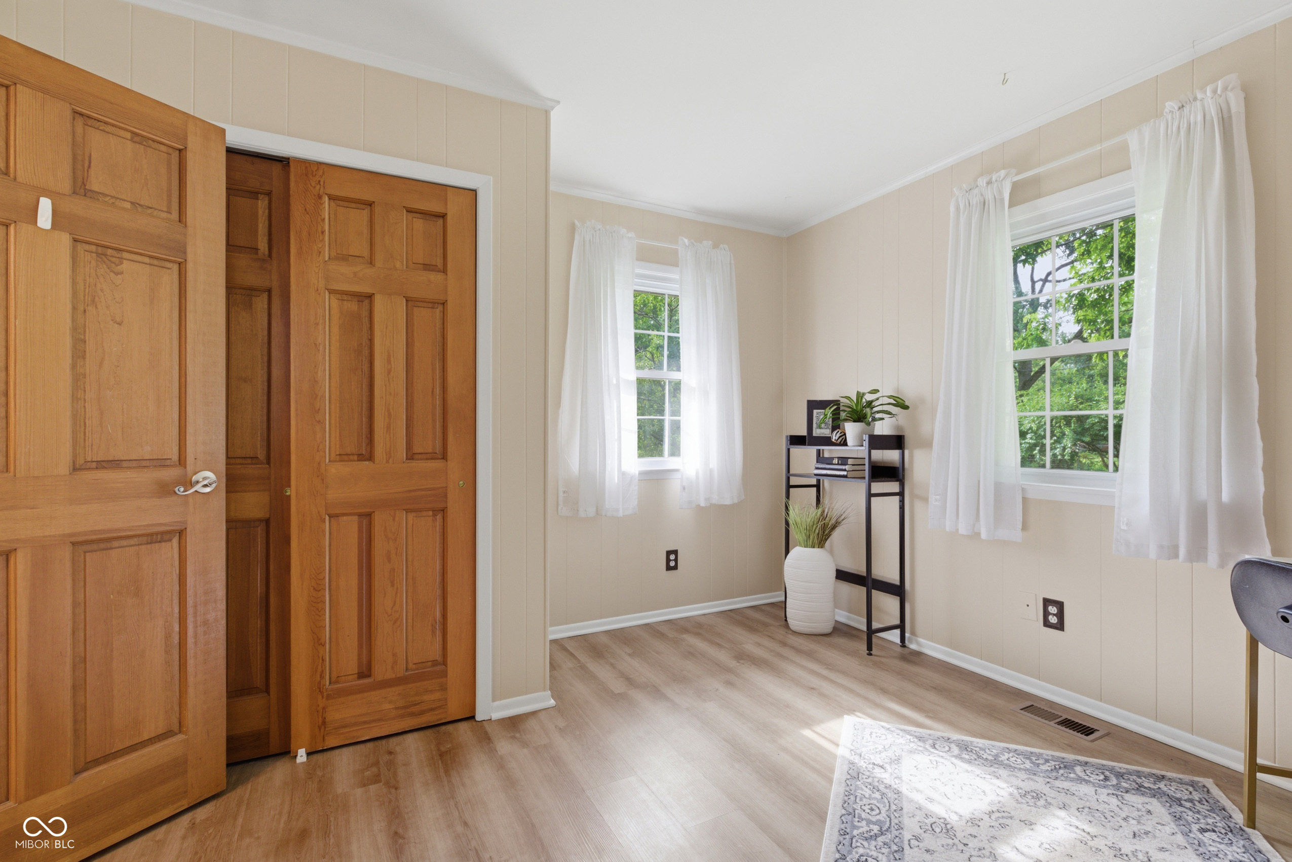 2515 E 99th Street