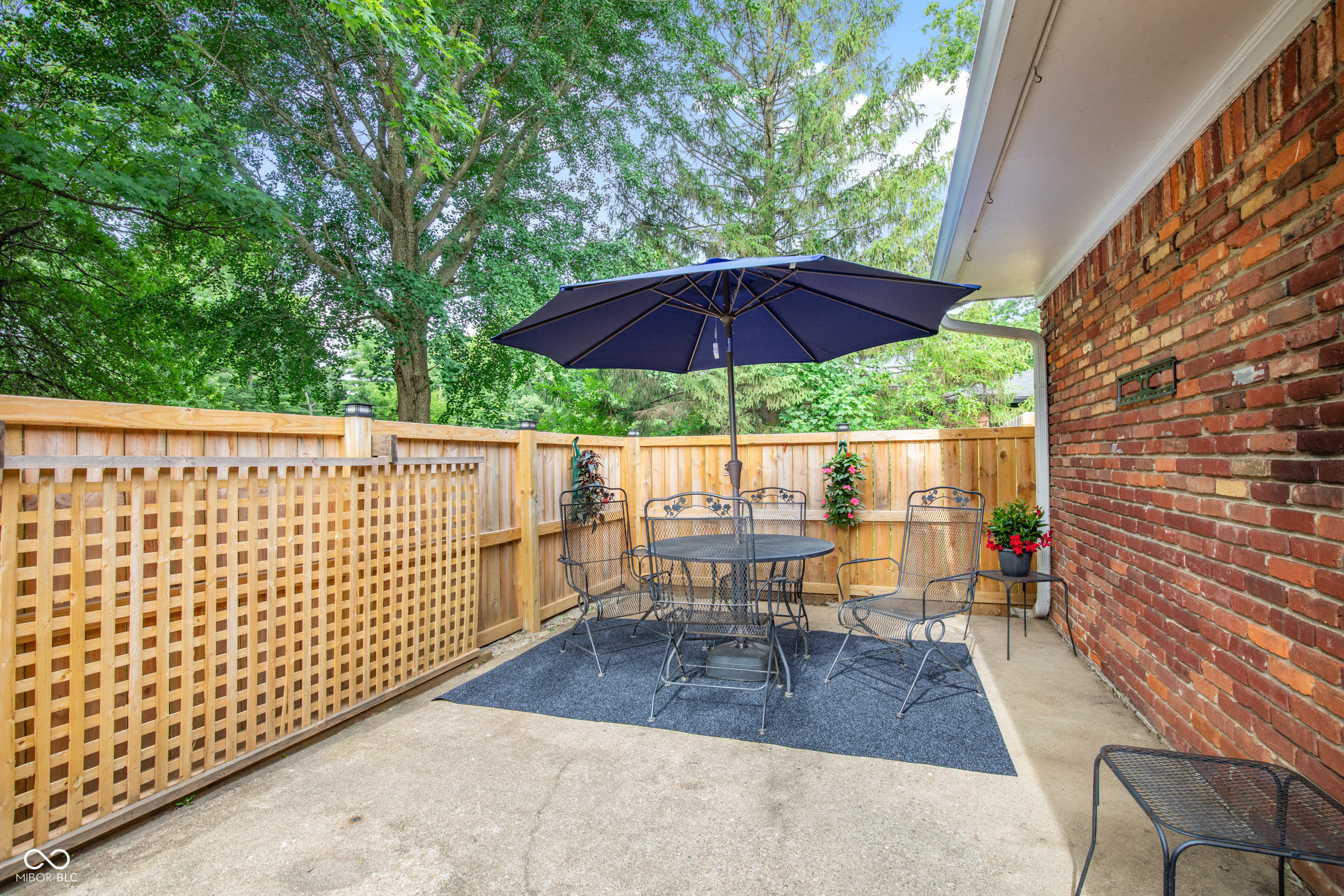 2515 E 99th Street