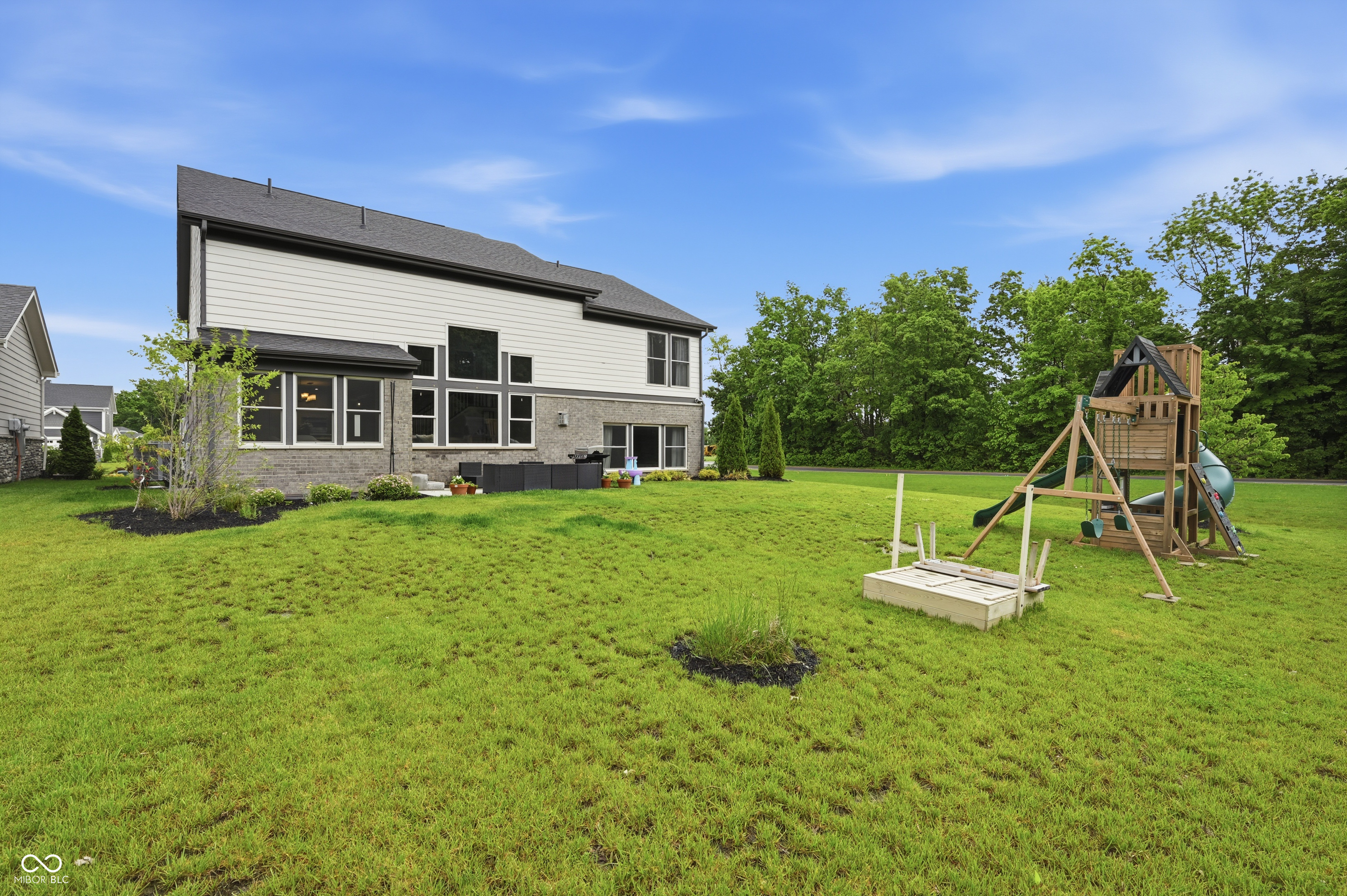 227 Oakhurst Way
