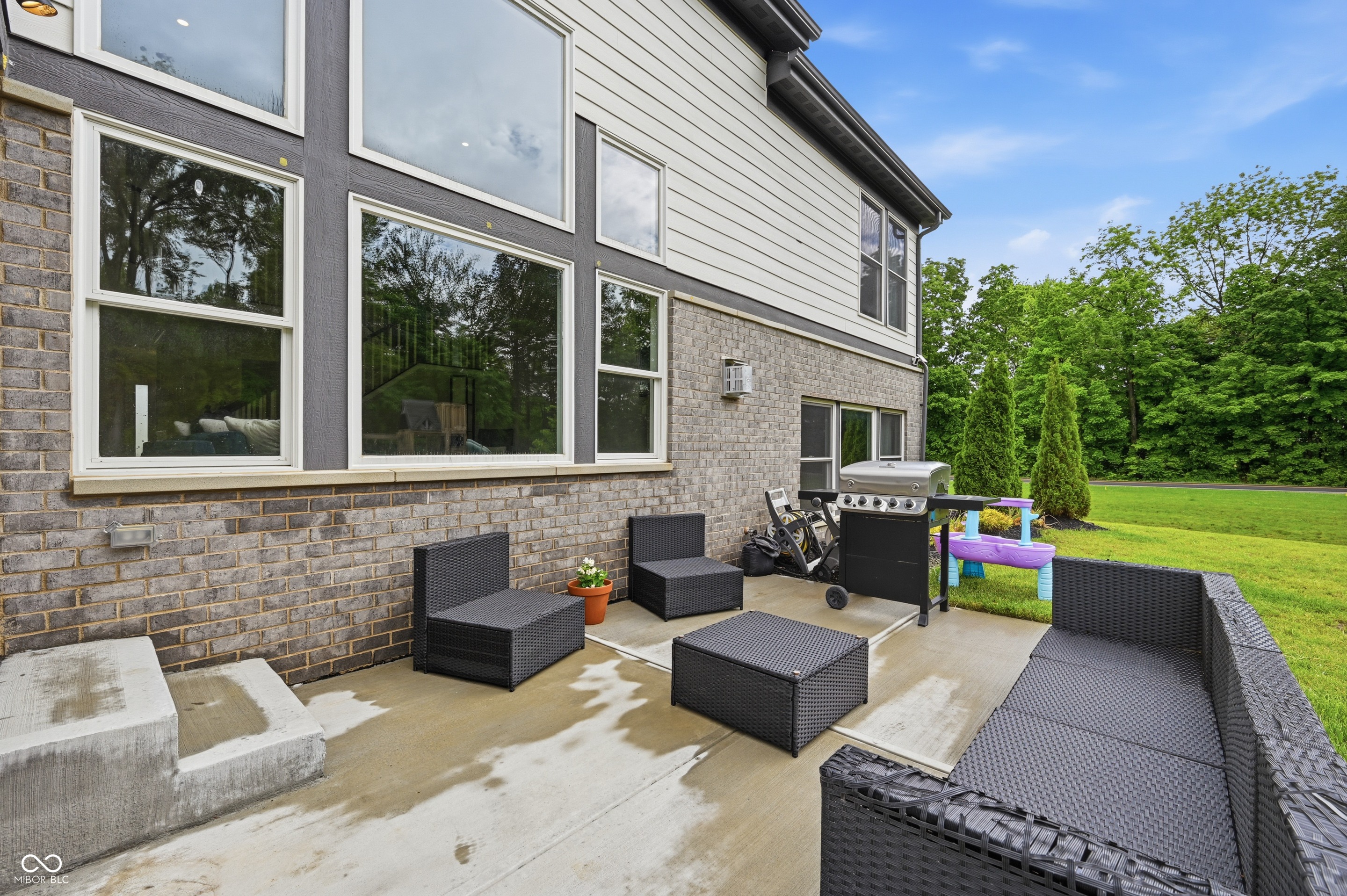 227 Oakhurst Way