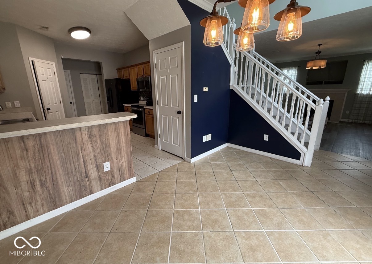 2353 Colfax Lane