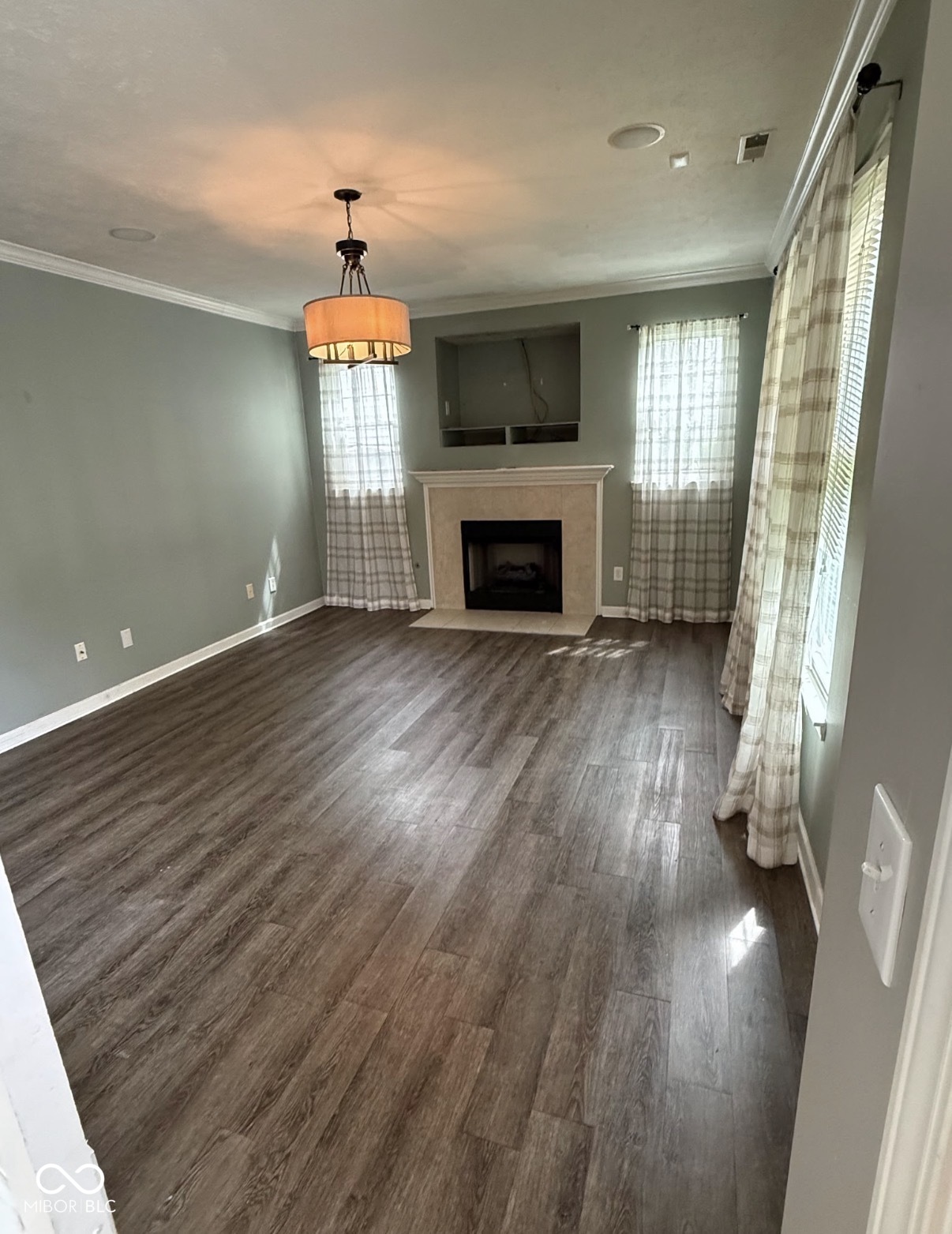 2353 Colfax Lane