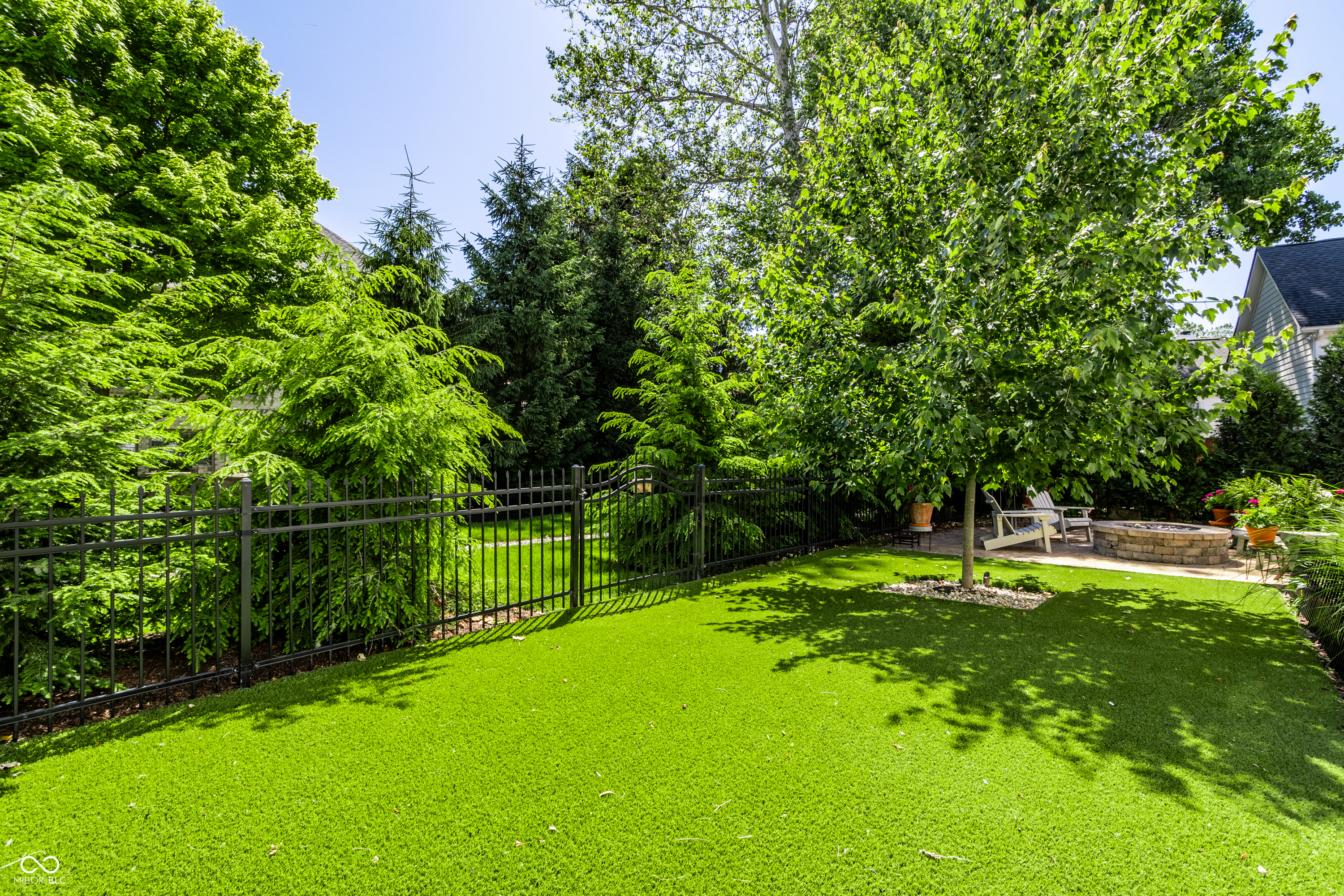 8071 Hopkins Lane