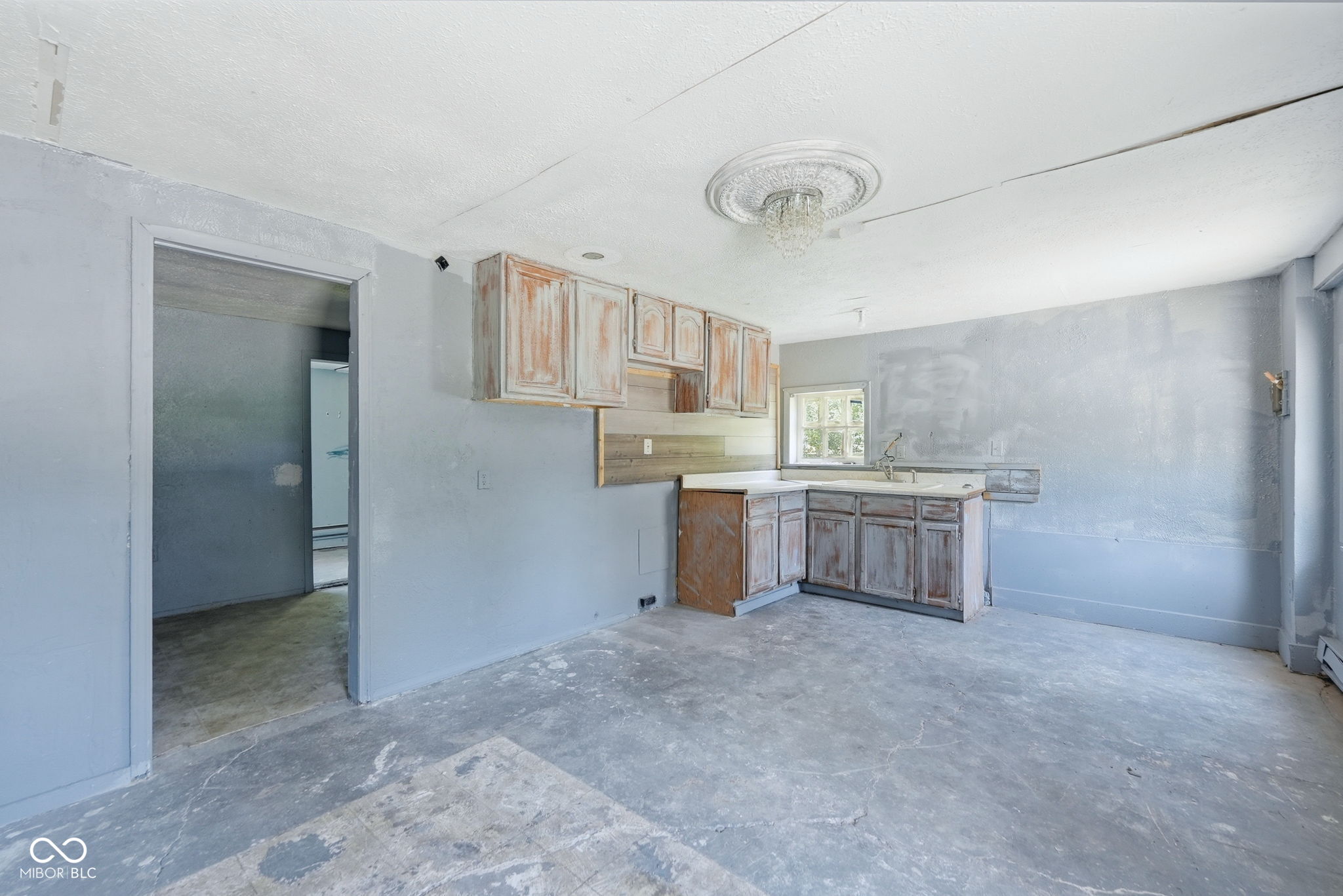 1502 S Arlington Avenue