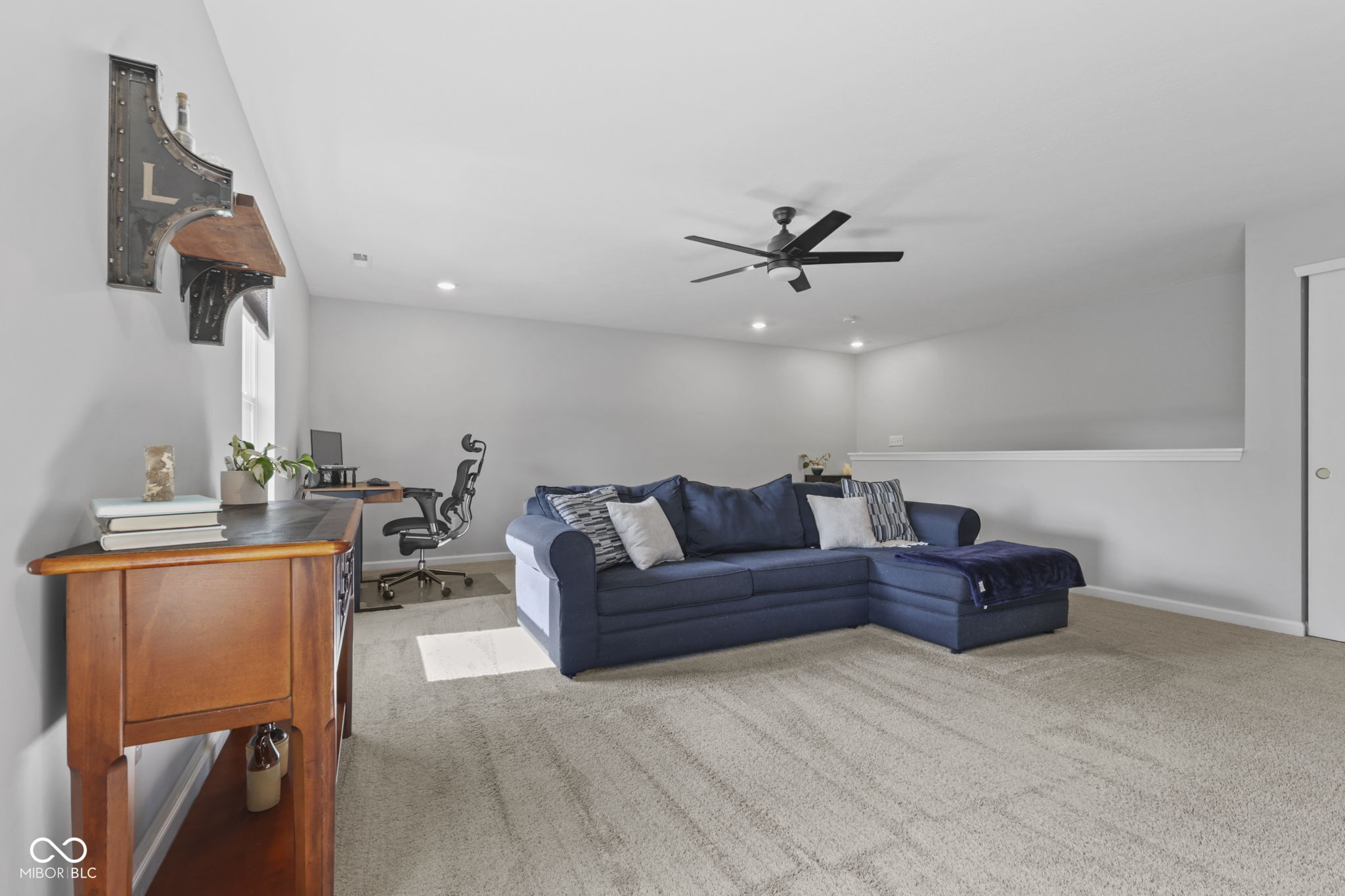 8376 Hulton Road