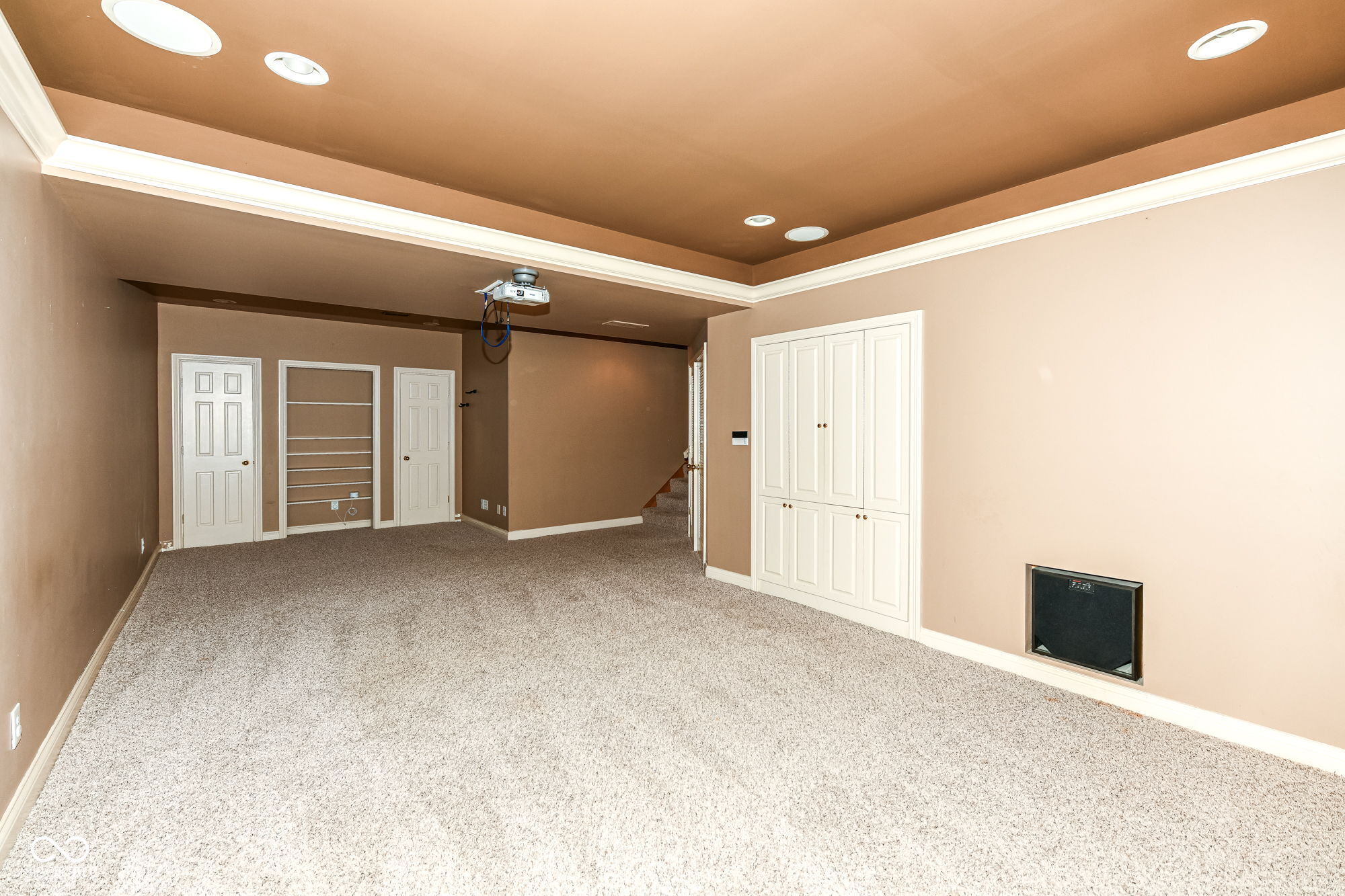 1895 Valley Drive