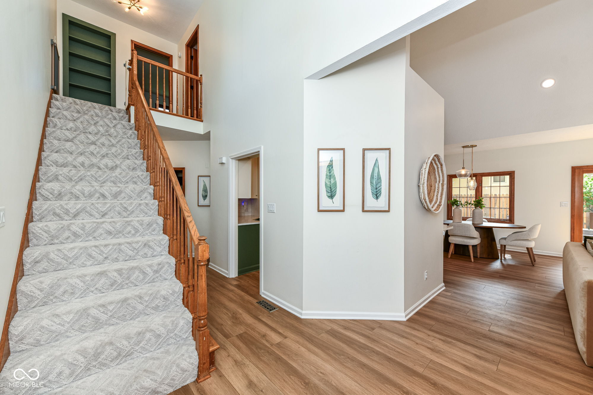 1895 Valley Drive