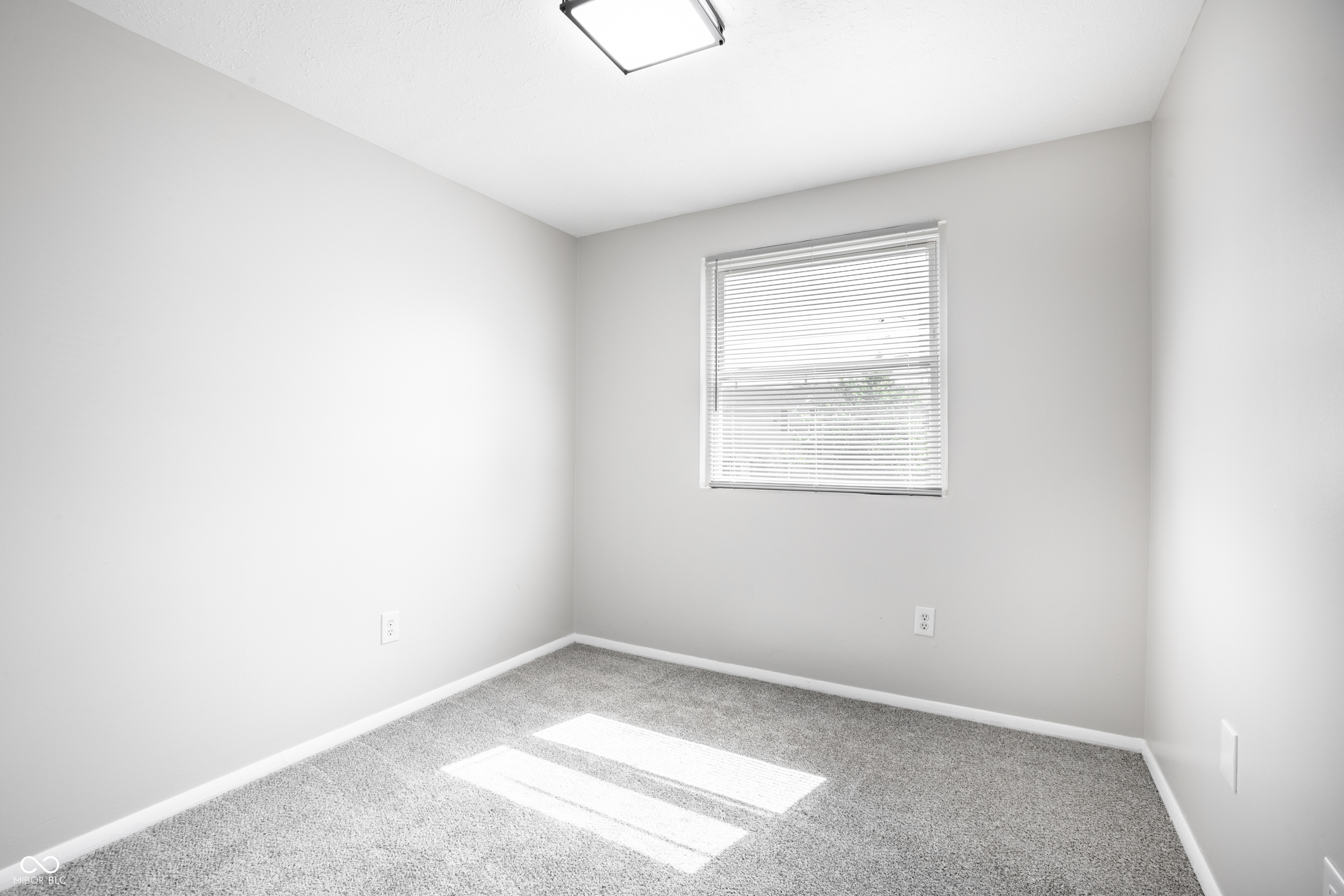 612 Woodlark Drive