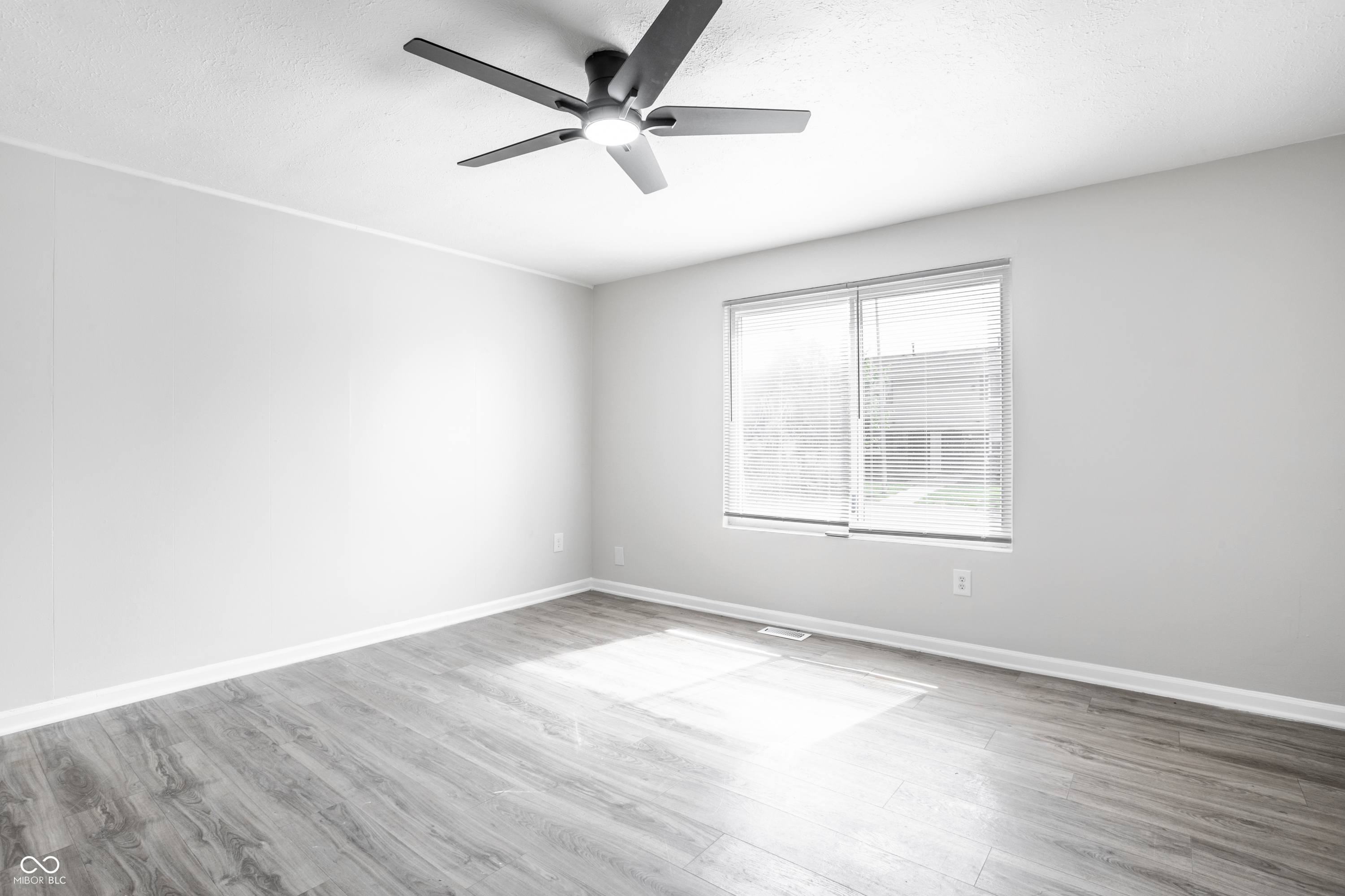 612 Woodlark Drive
