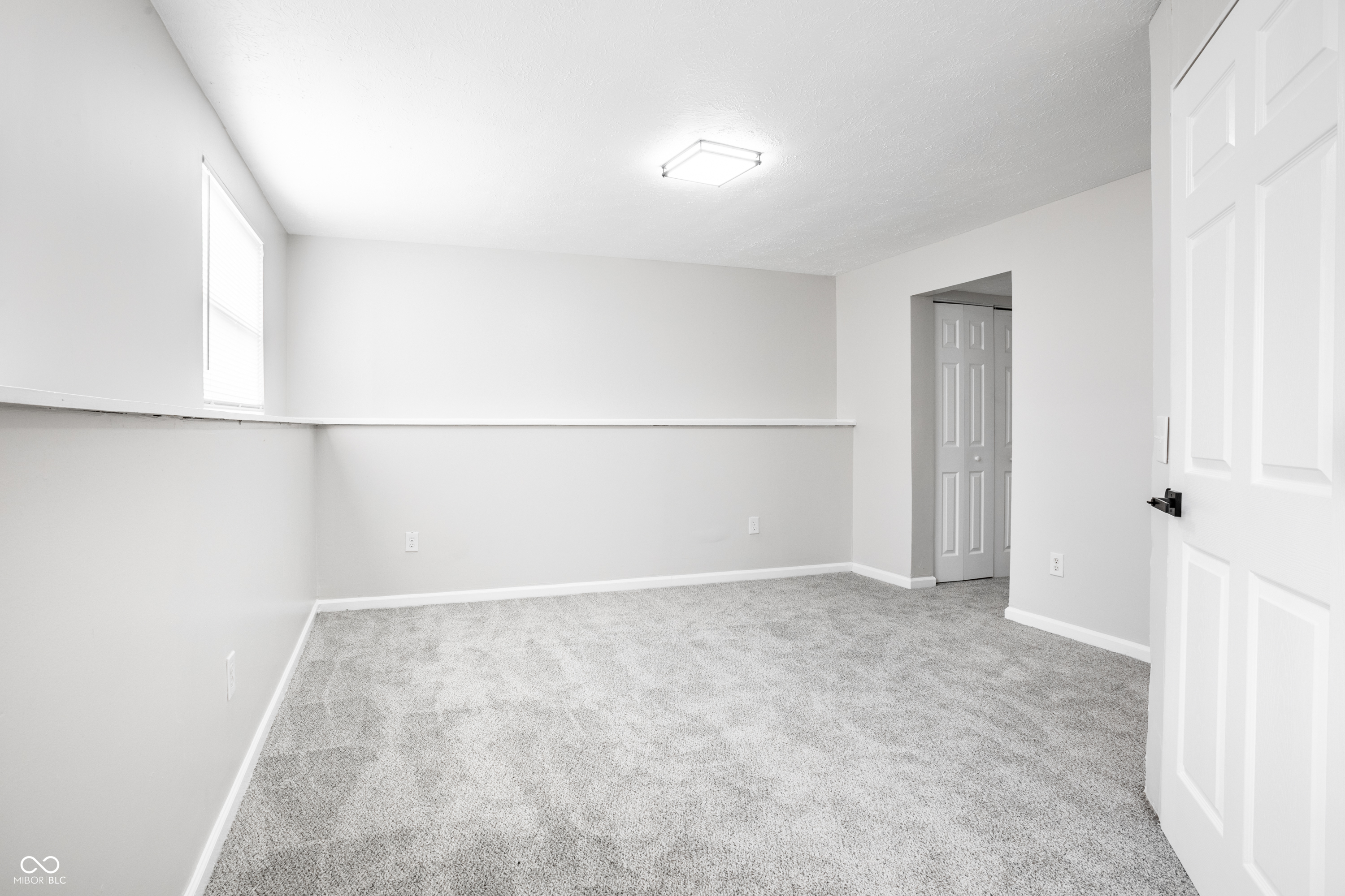 612 Woodlark Drive